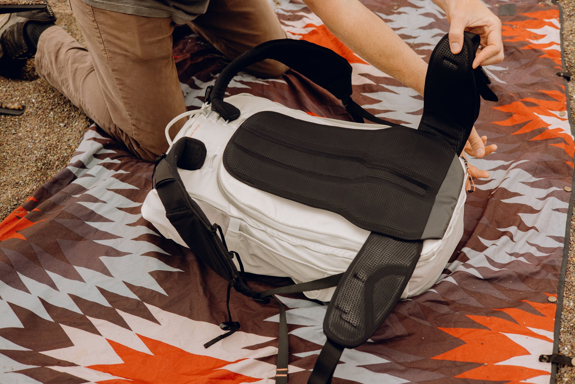 Outdoor Backpack 45L Cloud - White