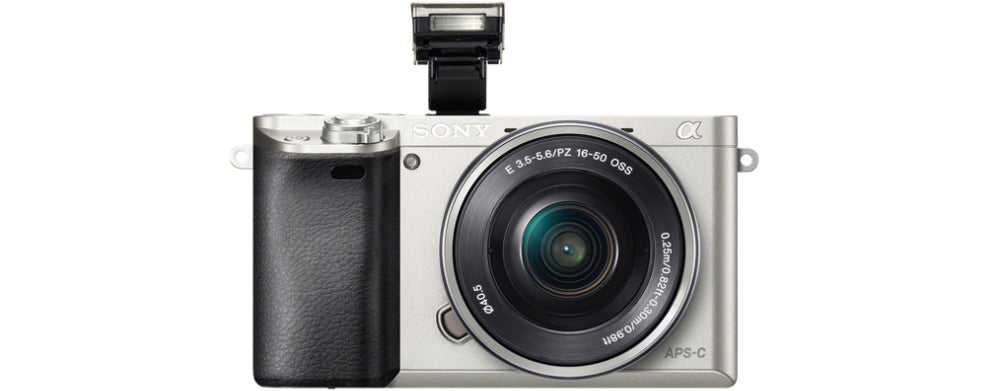 Sony α Alpha 6000L, fotocamera mirrorless con obiettivo 16-50 mm, attacco E, sensore APS-C, 24.3 MP, argento