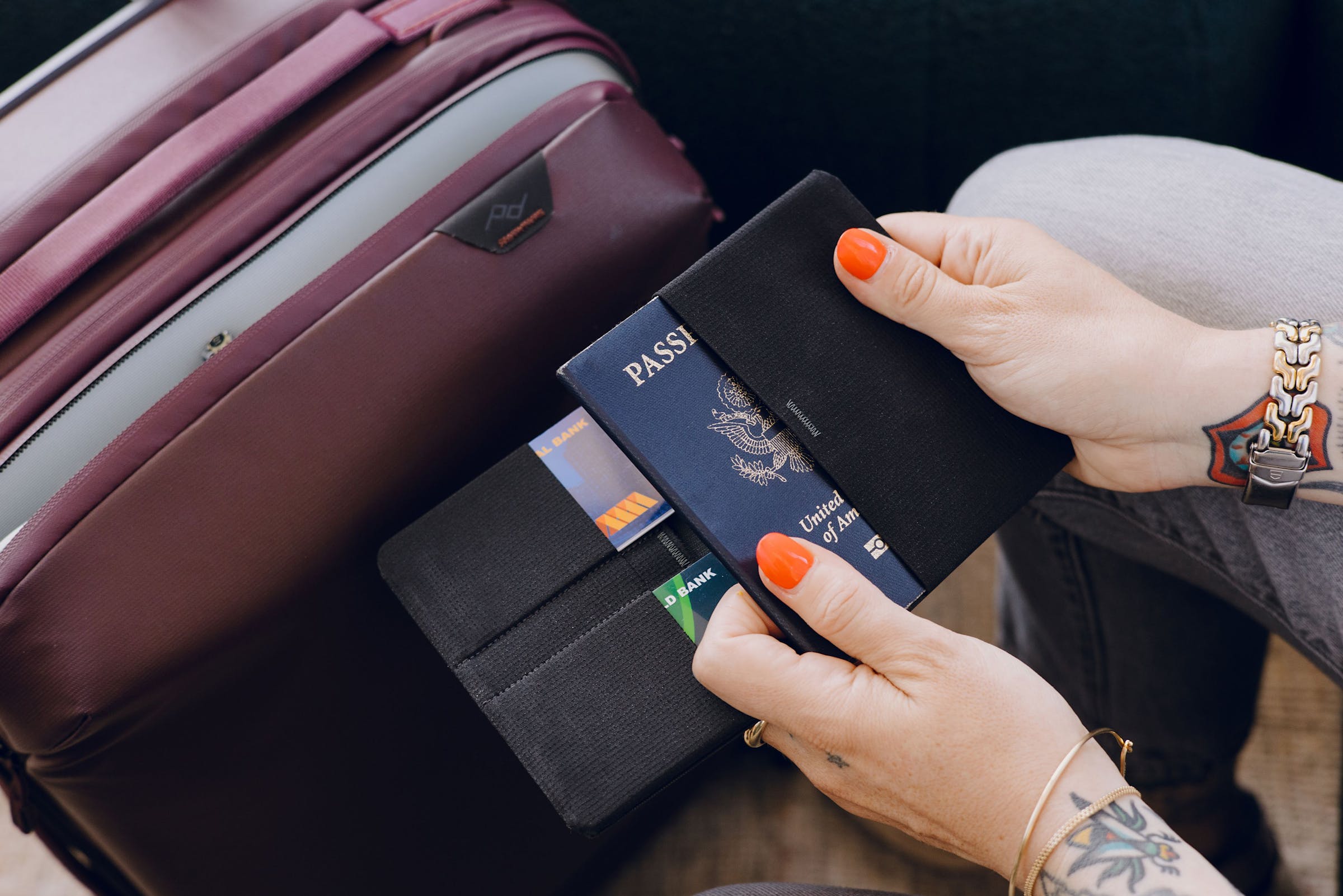 Passport Wallet - Black / Nero