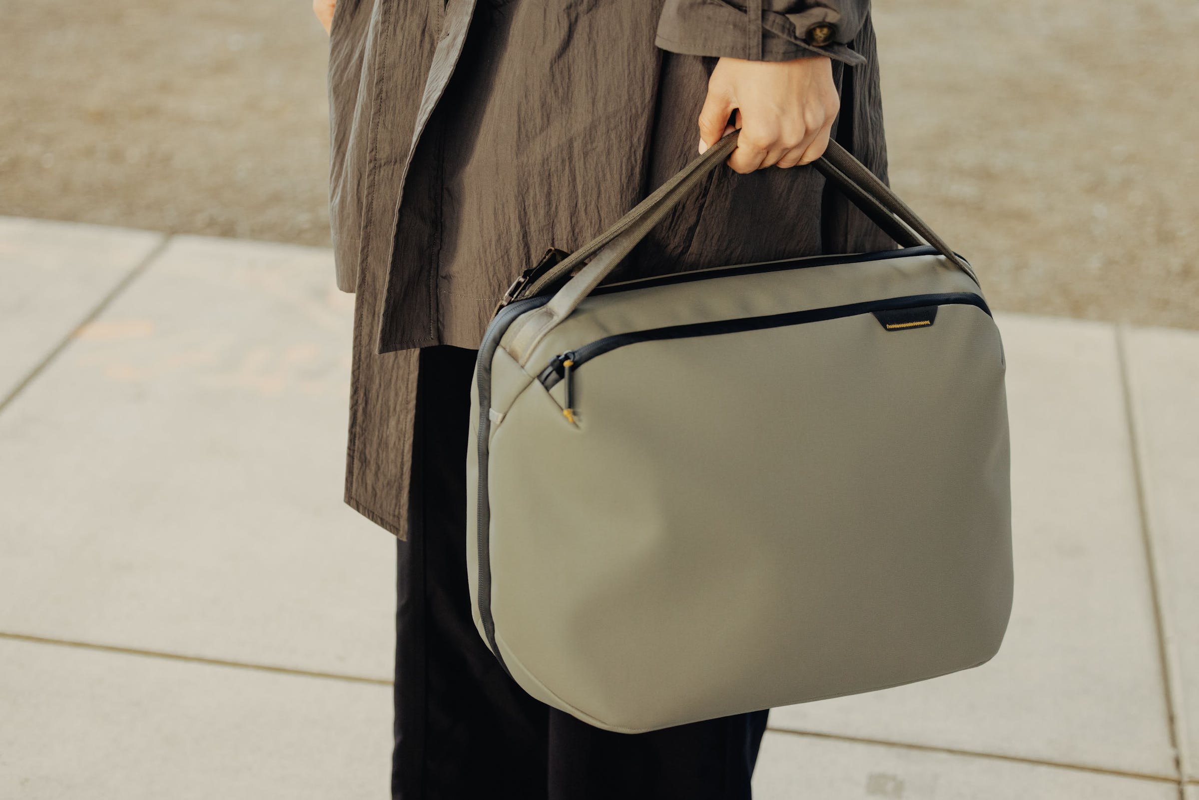 Travel Weekender 25L Stone - Laptop16"