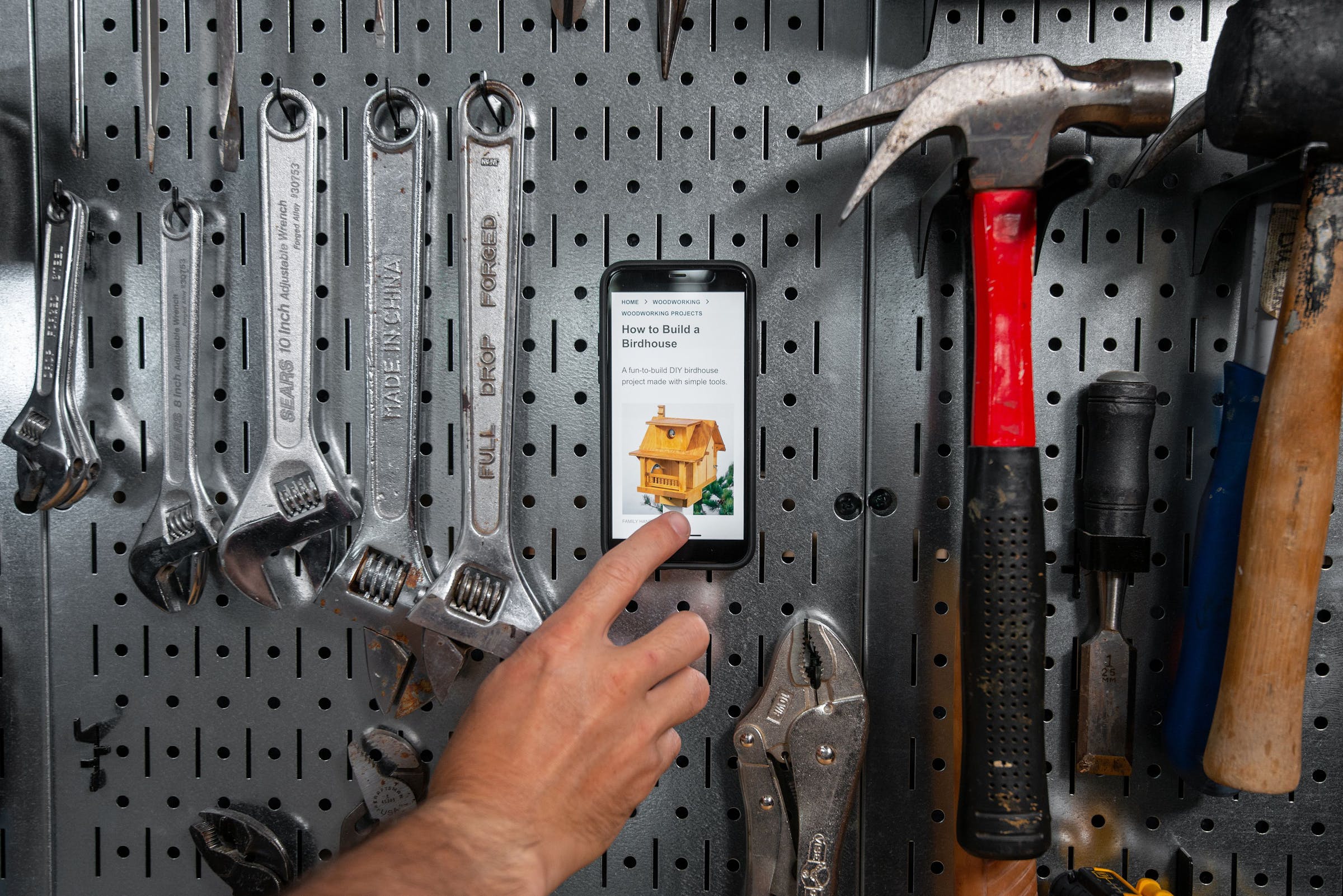 Mobile Wall Mount - Attacco da muro - Bone. Universale magasafe non necessita di custodia peak