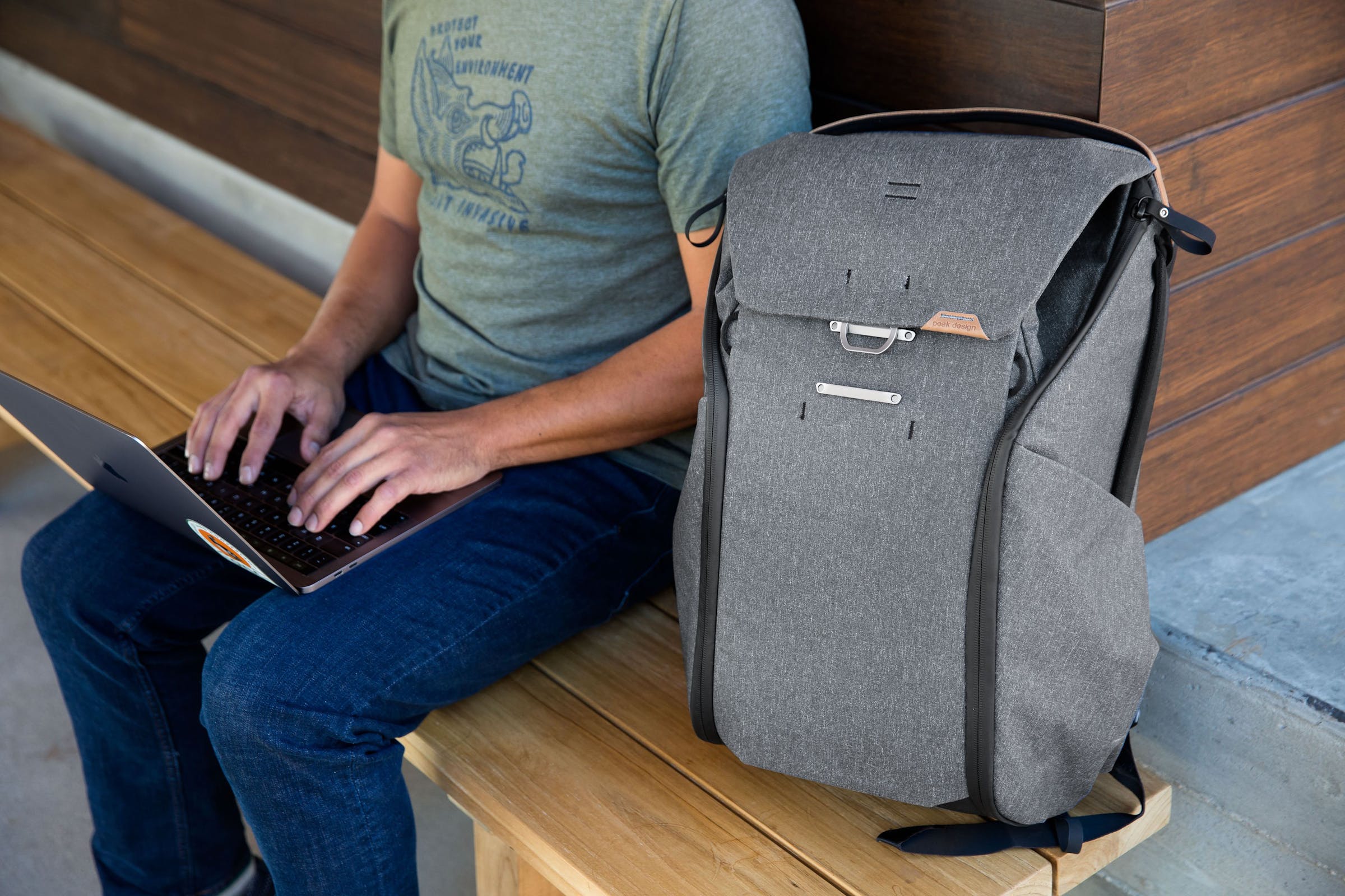 Everyday Backpack 30L v2 // Charcoal - Carbone