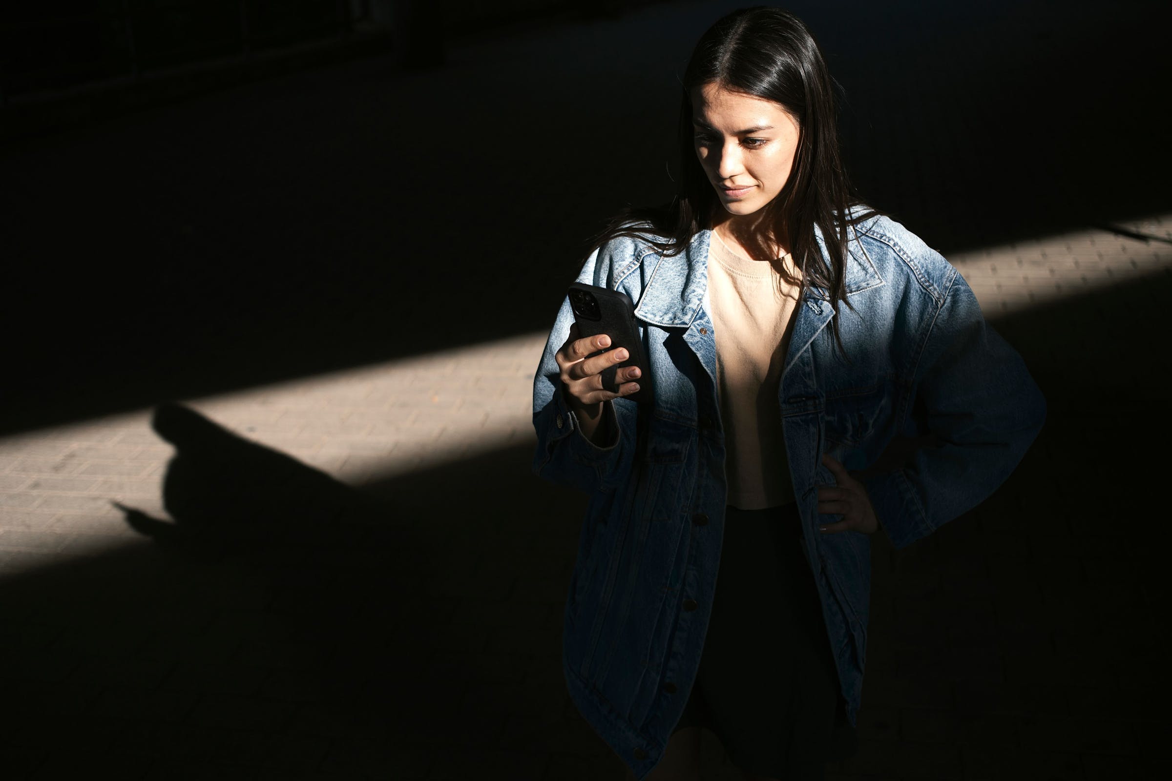 Mobile Everyday Loop Case iPhone 13 - Charcoal