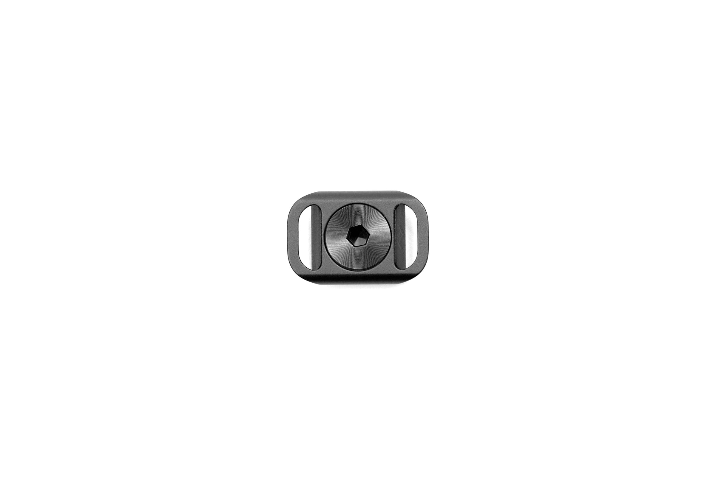 Anchor Mount -attacco che ti permete di agganciare gli ancor alla base della tua fotocamera