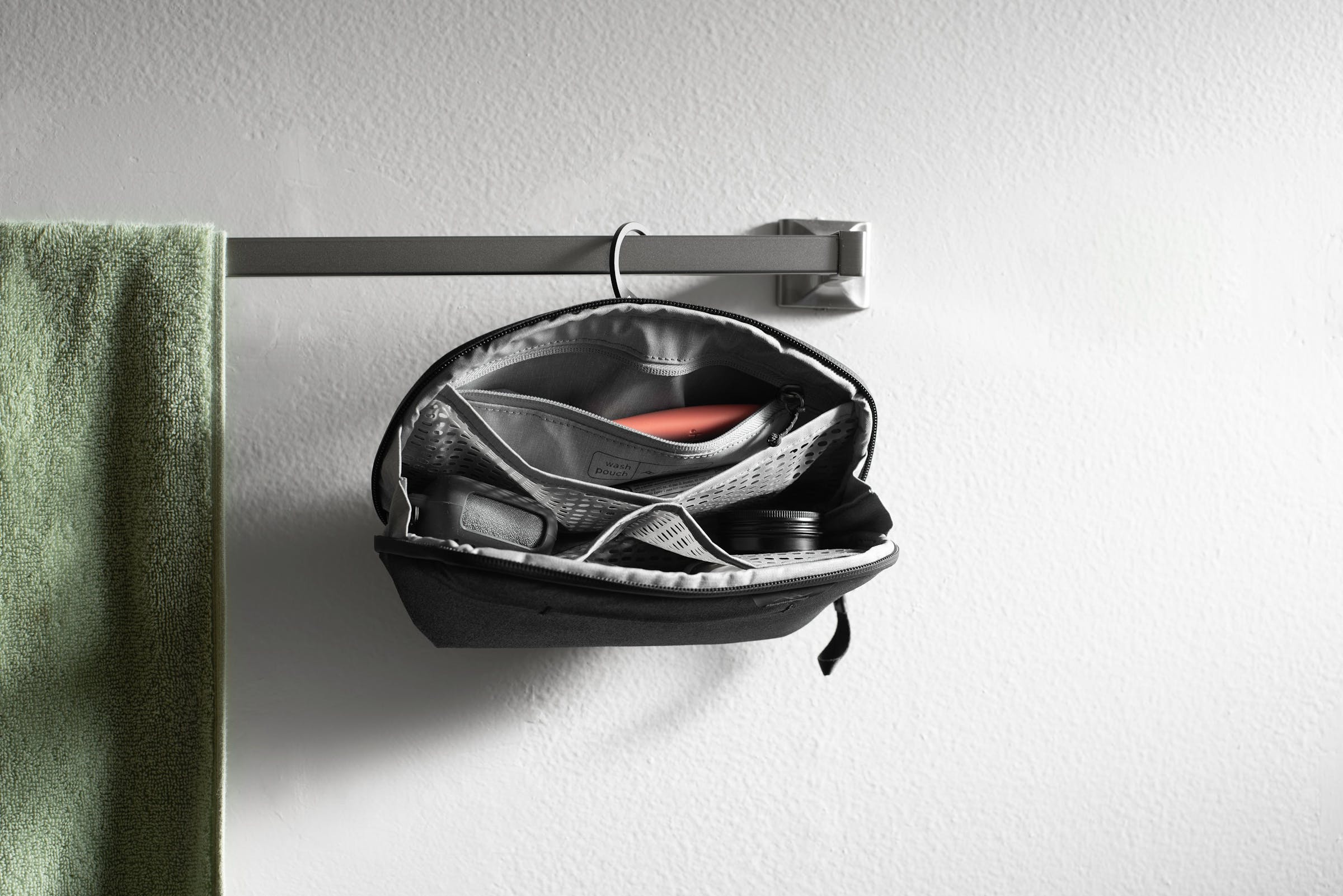 Wash Pouch SMALL - Black. (Beauty da viaggio)