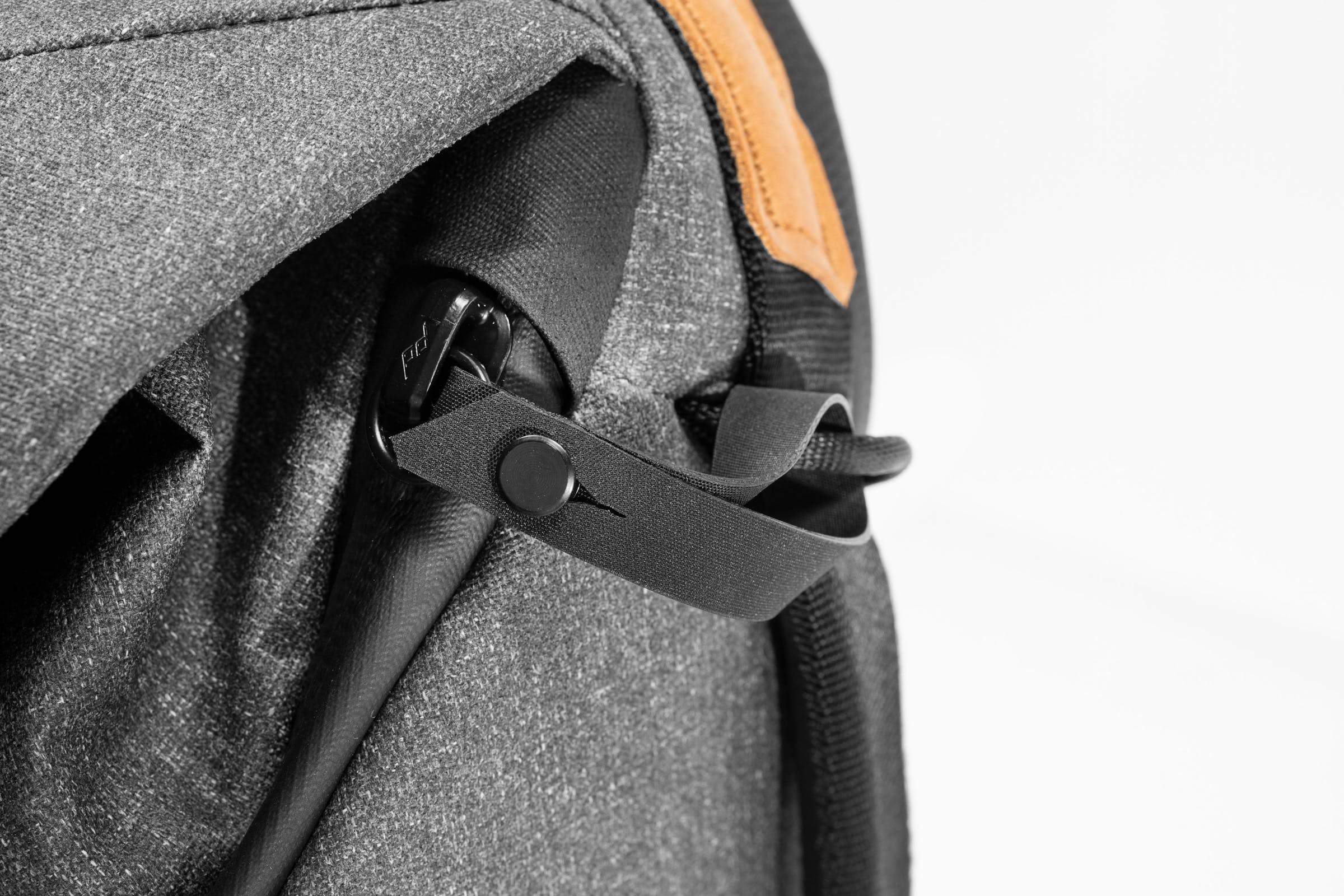 Everyday Backpack 20L v2 // Charcoal -carbone