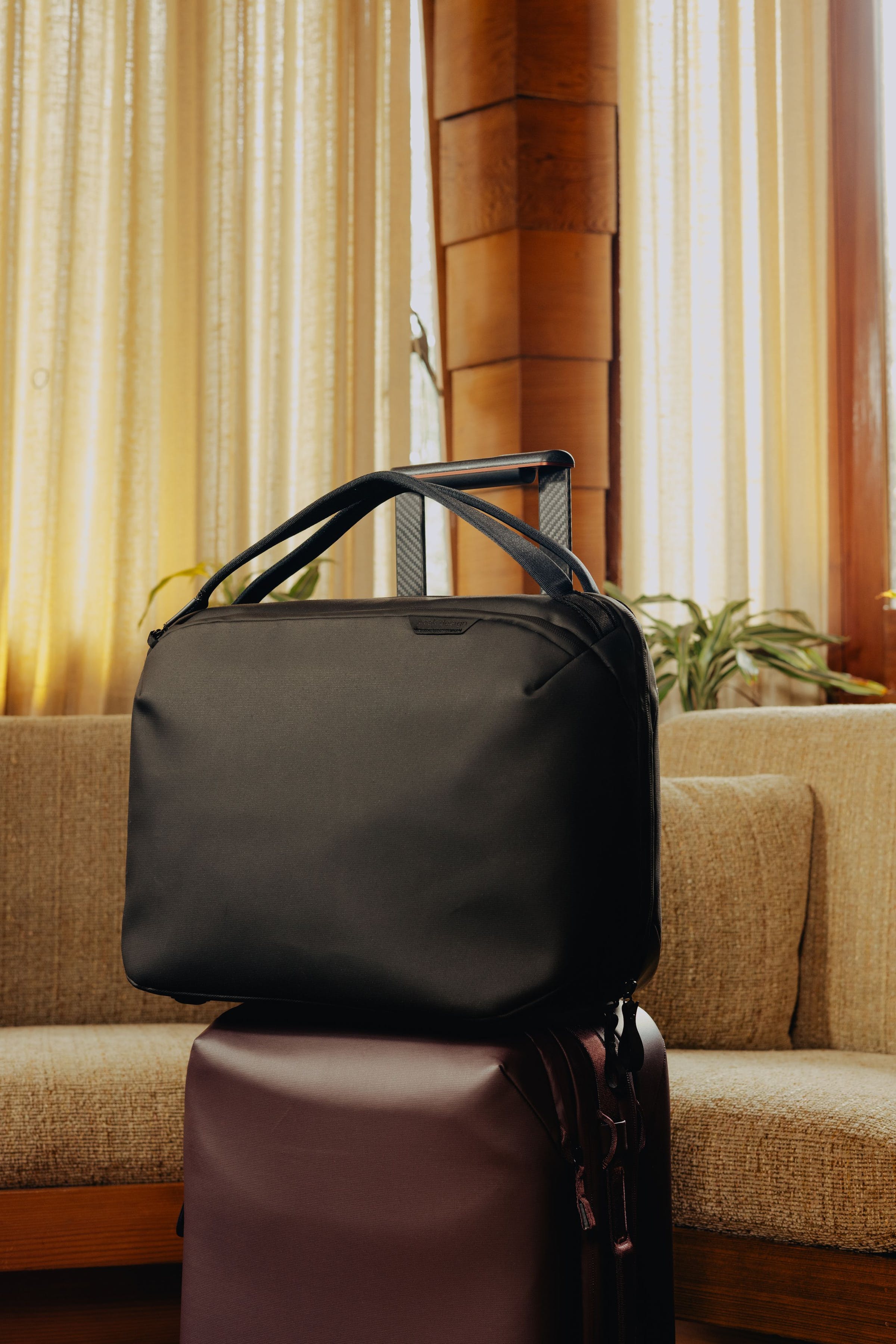 Travel Weekender 25L Black - Laptop16"