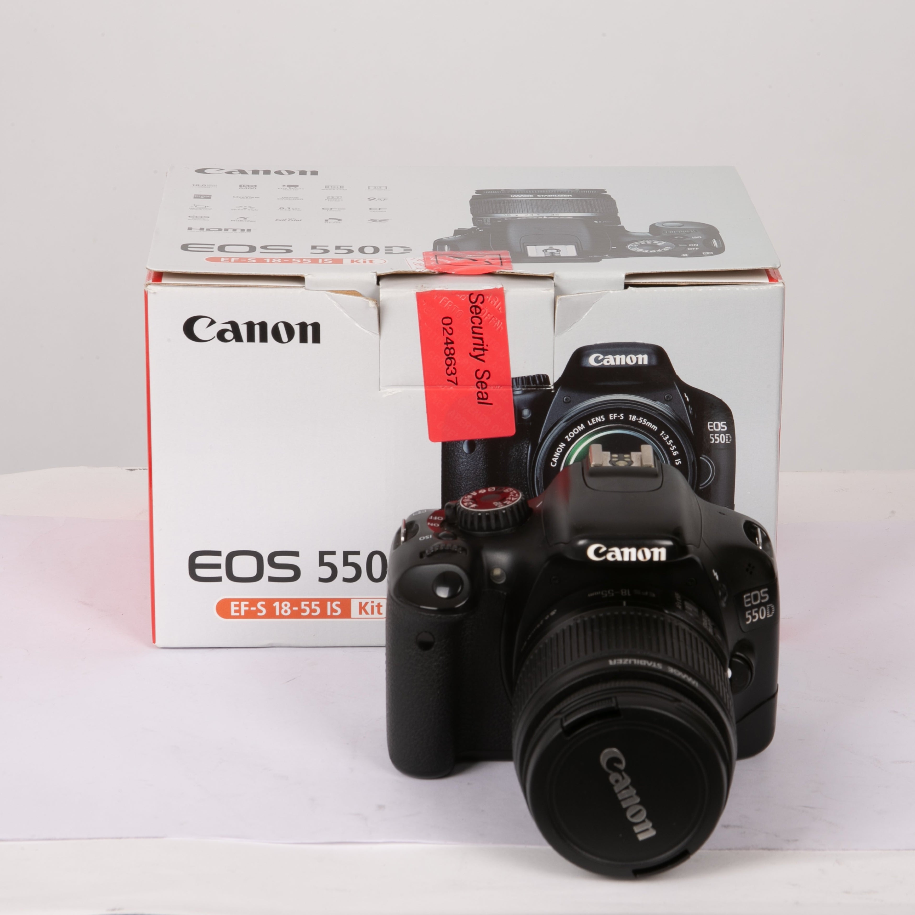 Canon EOS 550d + EF-S 18-55mm Is