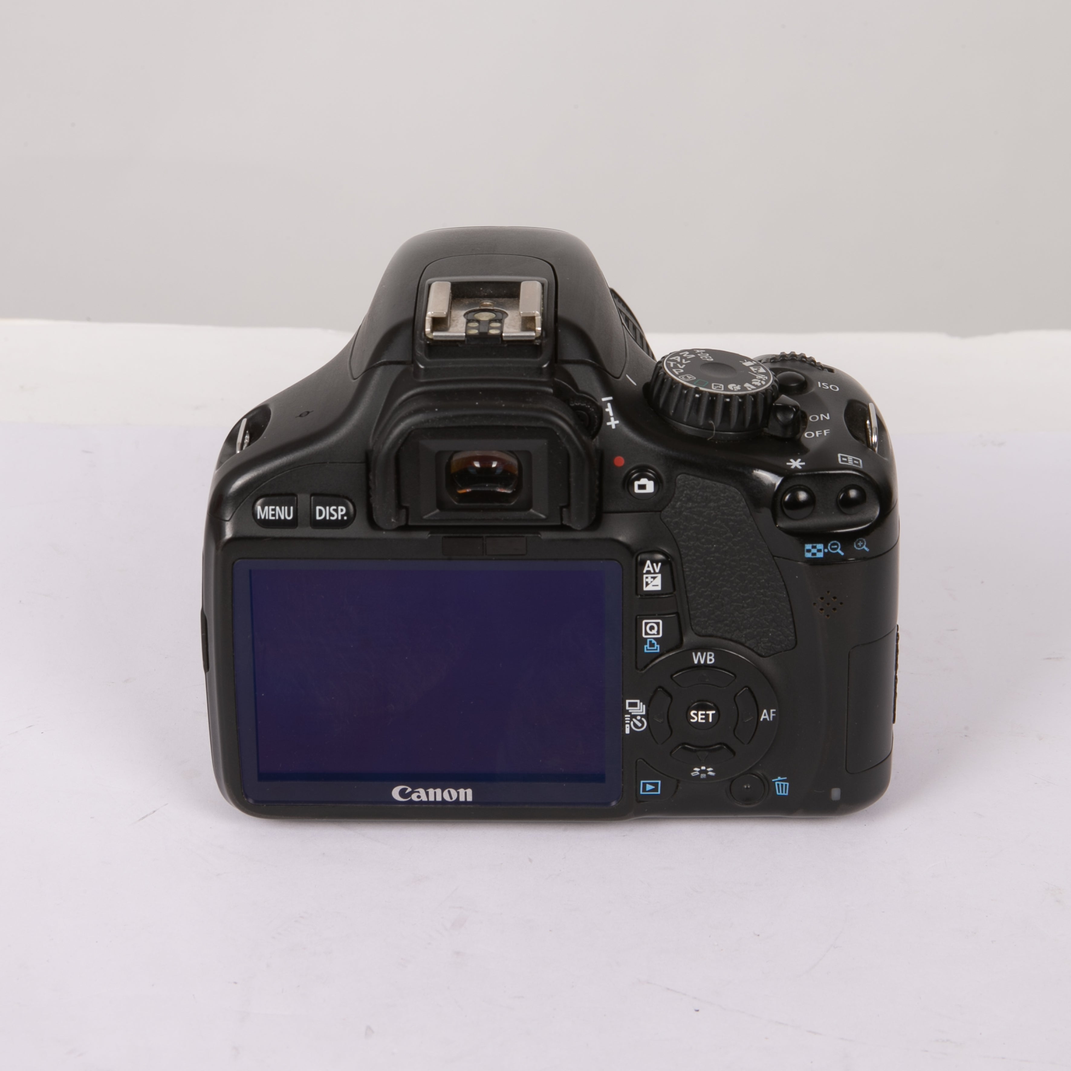 Canon EOS 550d + EF-S 18-55mm Is