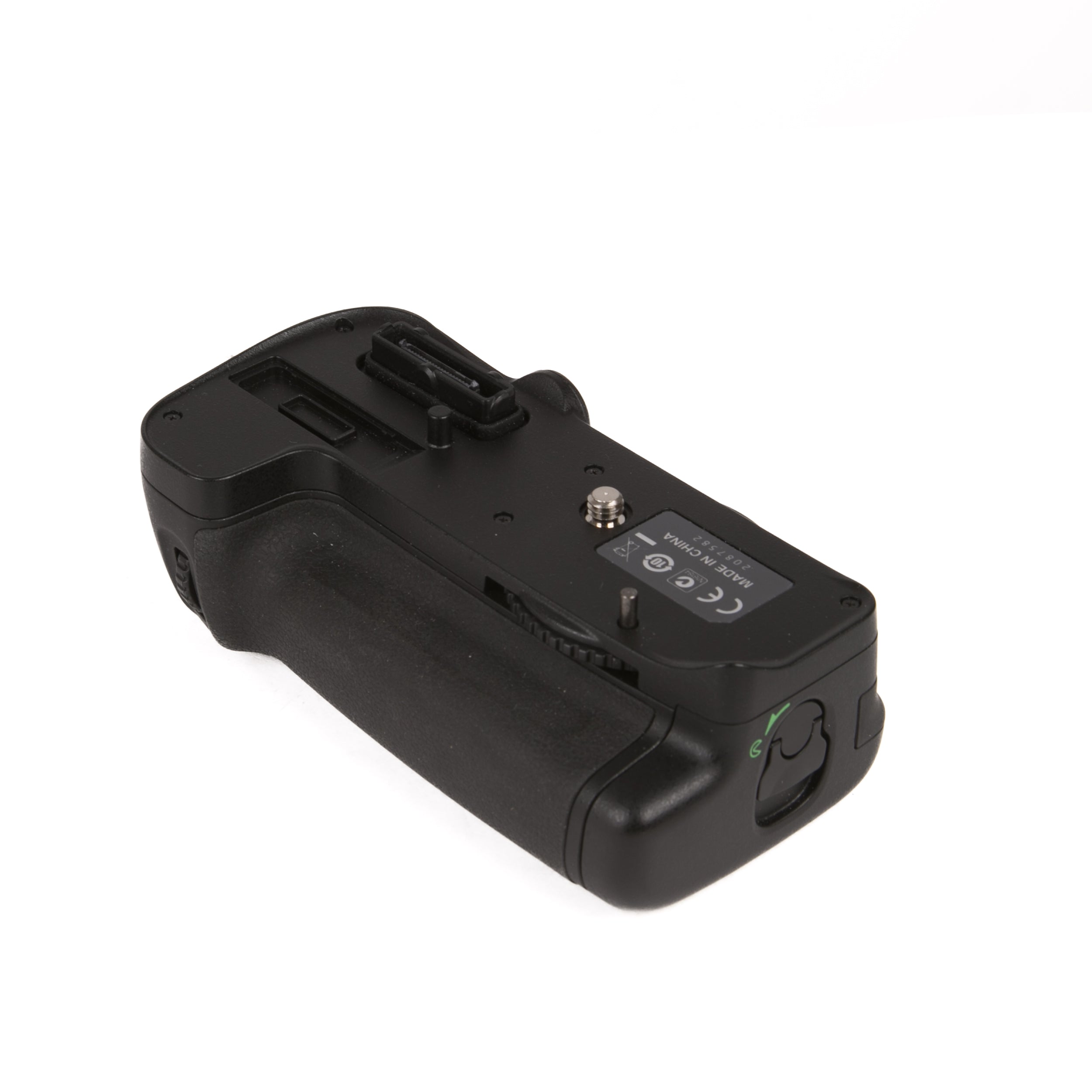 Nikon D7000 SCATTI 10738+MBD11