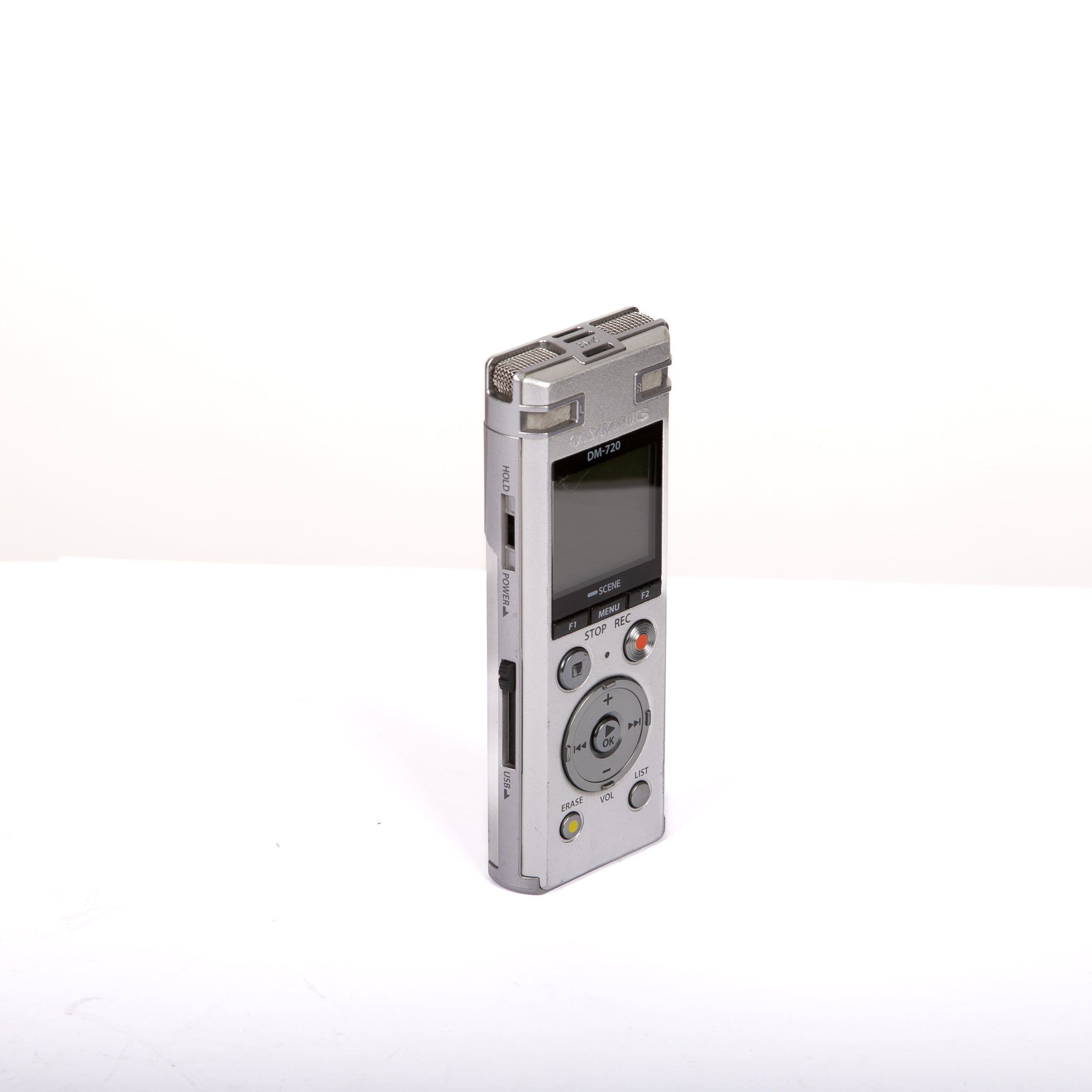 Olympus DM-720 con 4 GB, slot Micro SD, ricarica USB