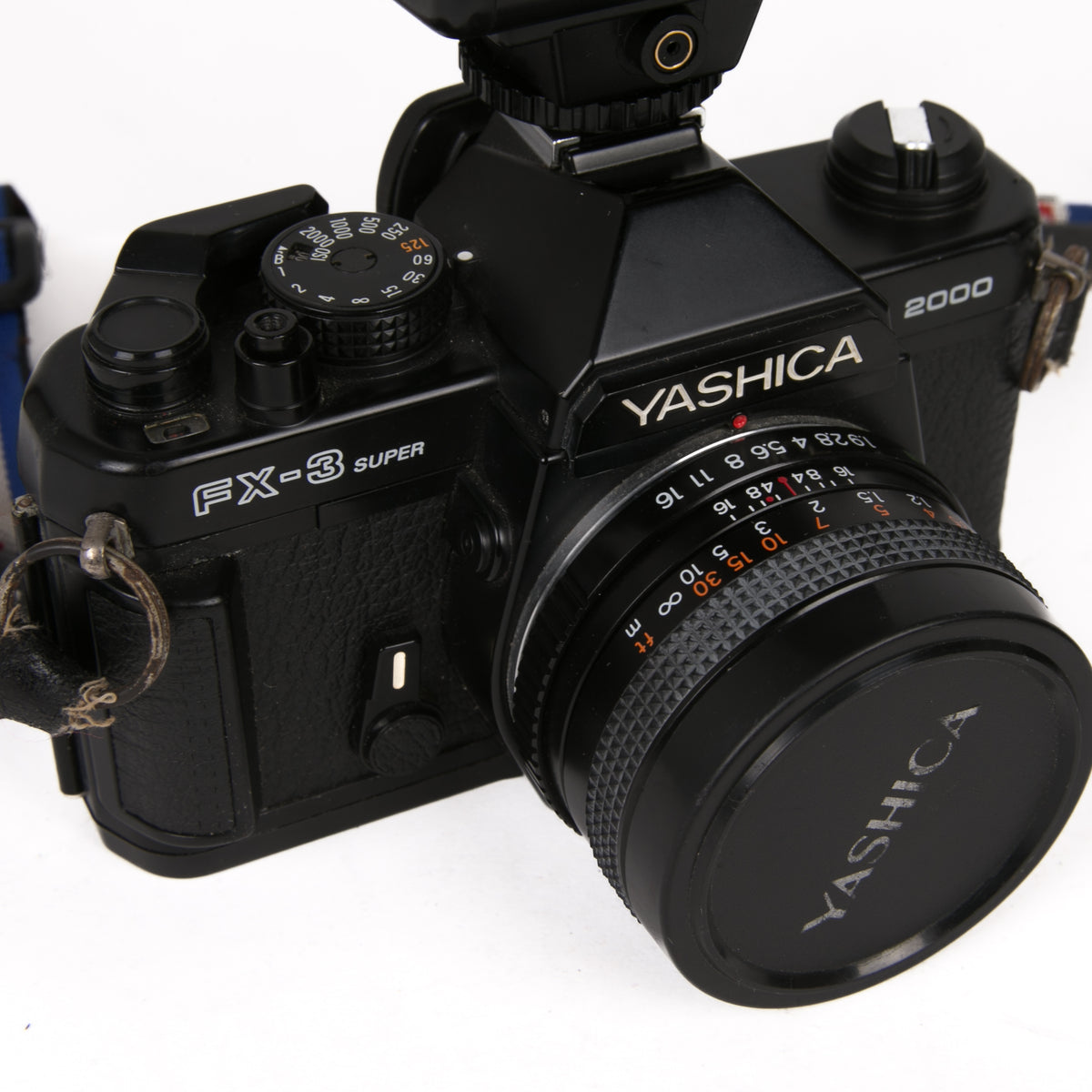 Yashica FX-3 Super 2000 SLR 35mm nera + ML 50mm f/1.9