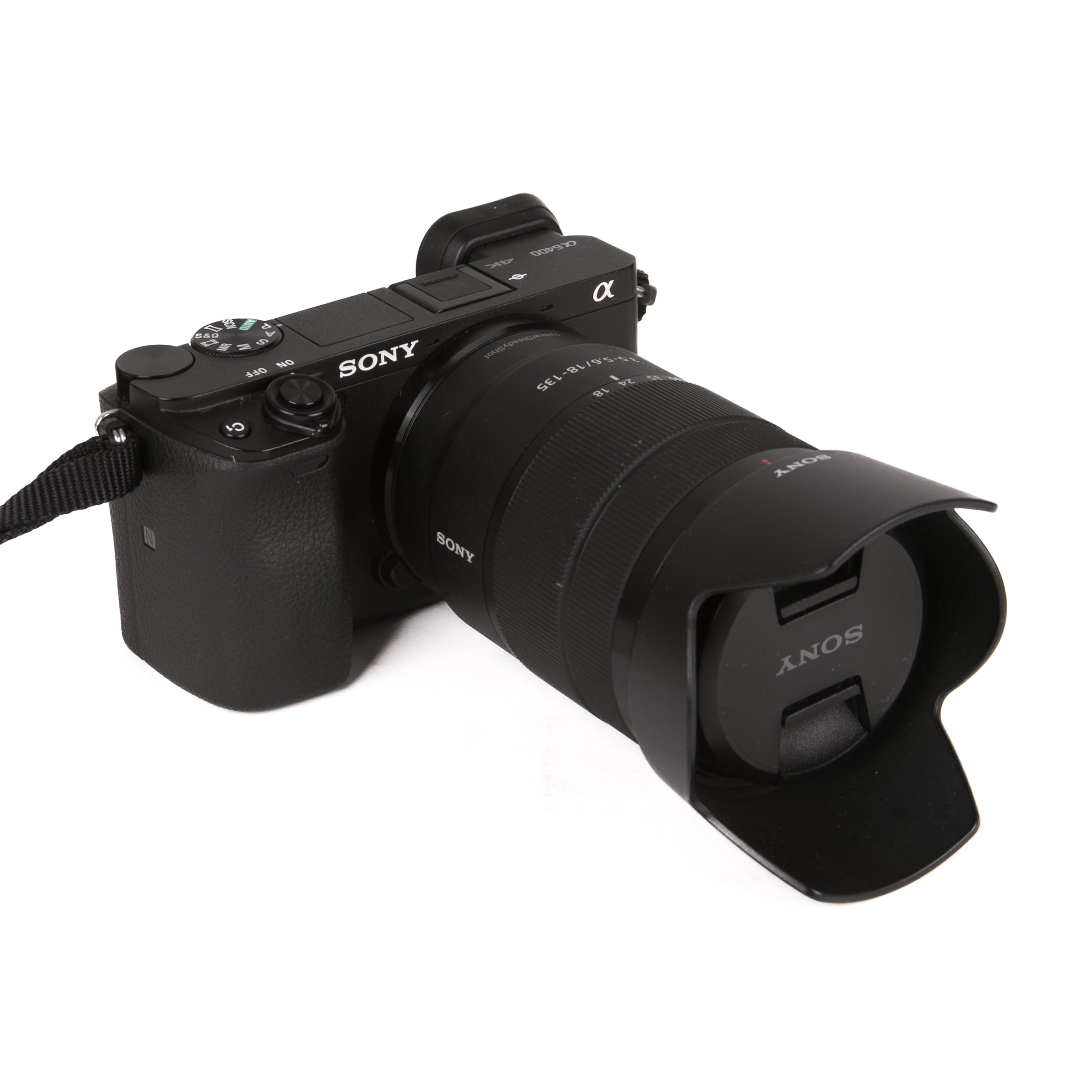 Sony Alpha a6400 con obiettivo 18-135mm SCATTI 10223