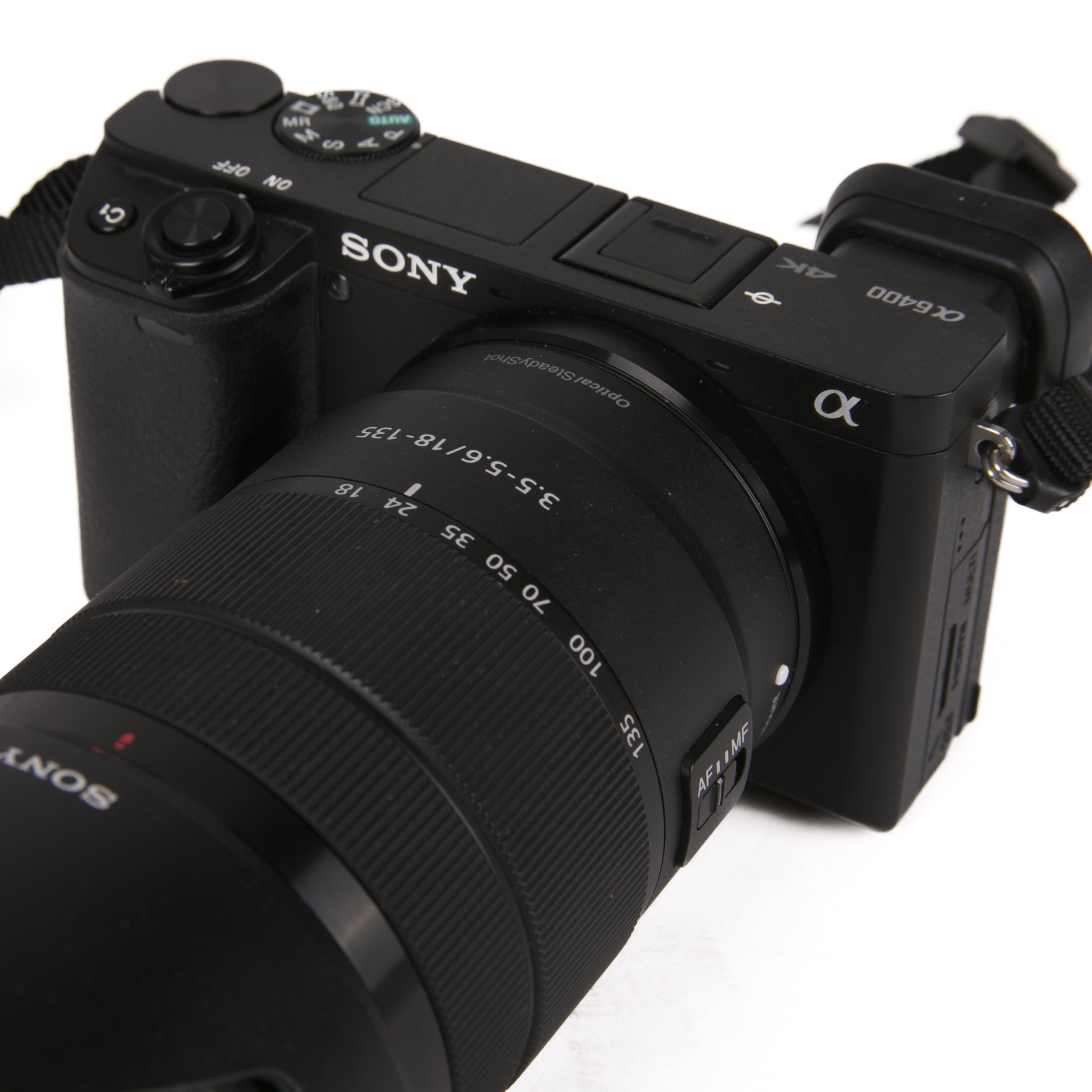 Sony Alpha a6400 con obiettivo 18-135mm SCATTI 10223