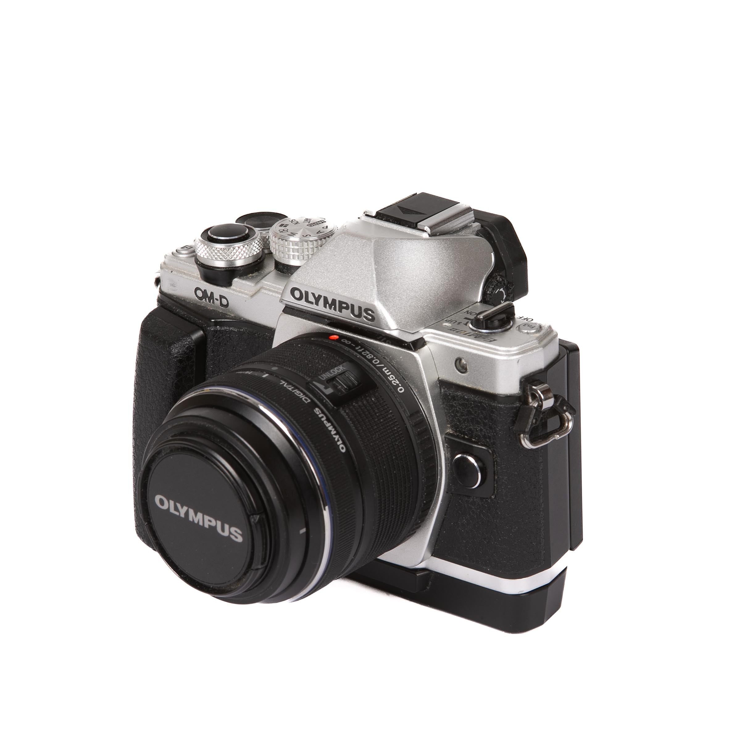 Olympus OM-D E-M10 Mark II 14-42 mm kit+ IMPUGNATURA