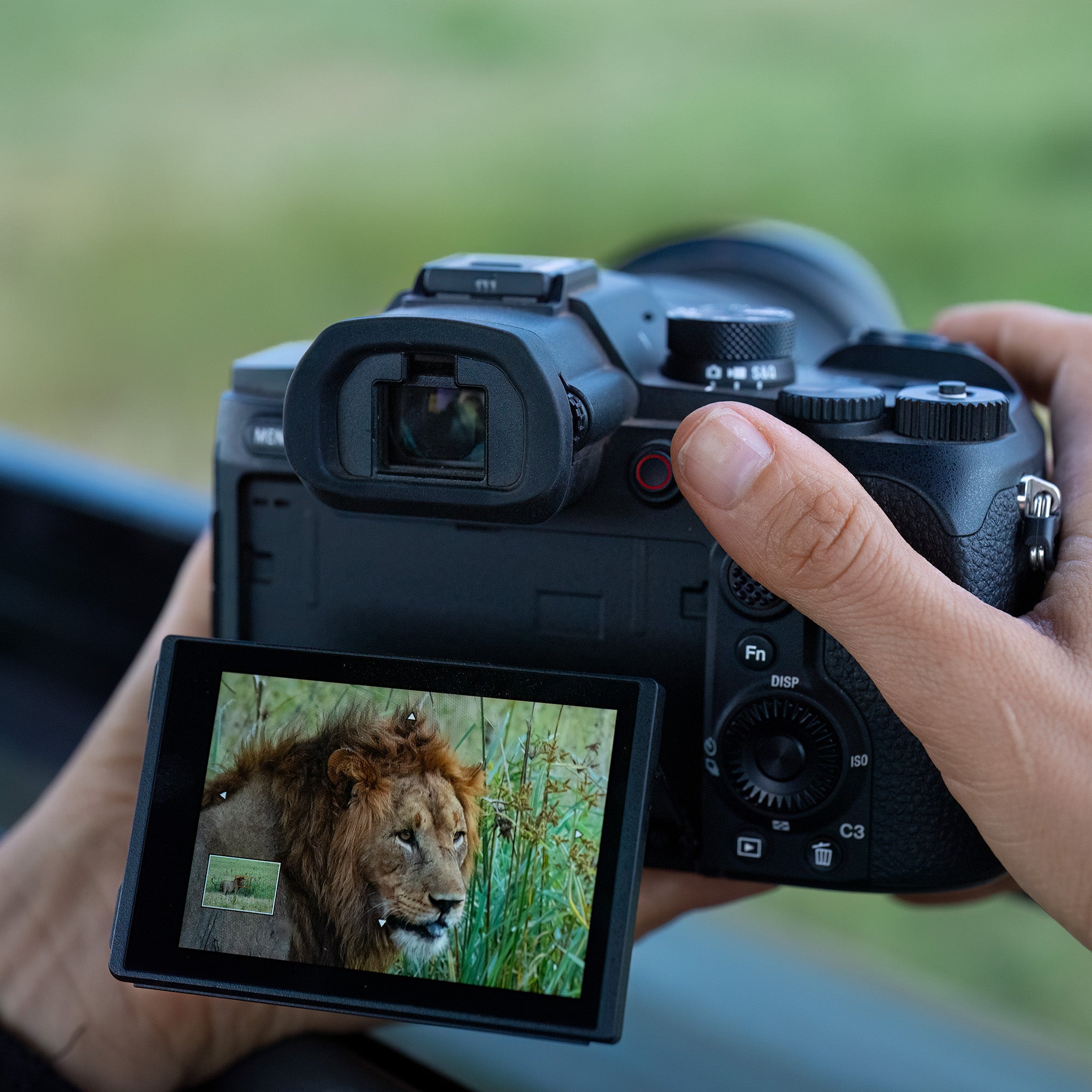 SONY DSC-RX10 MARK V 20,1MP 3,0" AF 24–600 30FPS 4K 120P