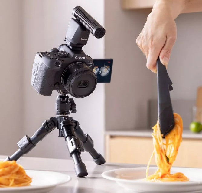 Canon RF-S 7.8mm F4 STM DUAL