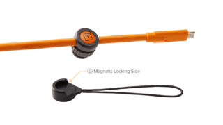 Tether Tools Jerk protezione cavi con clip magnetica.