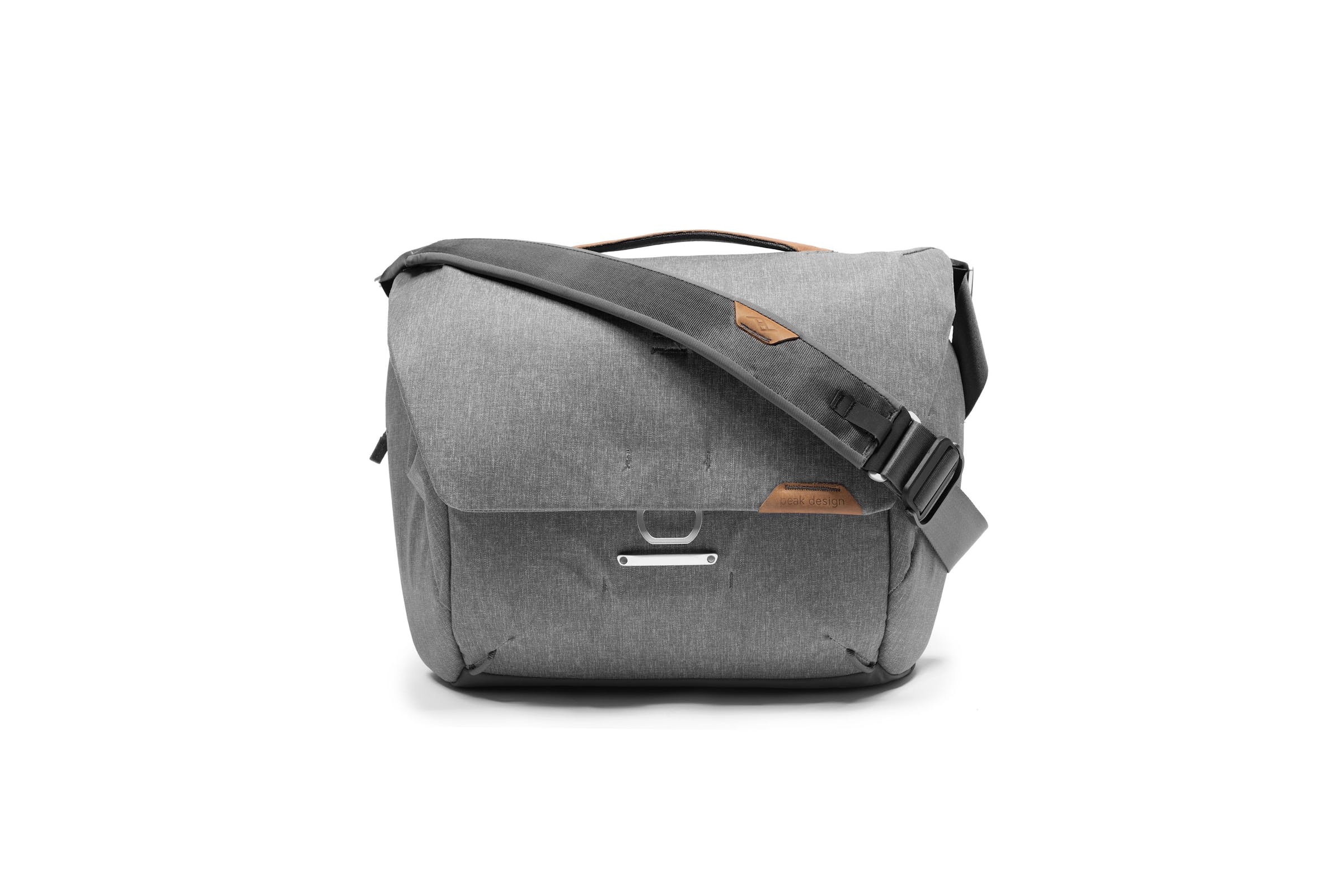 Everyday Messenger 13L v2 // Ash