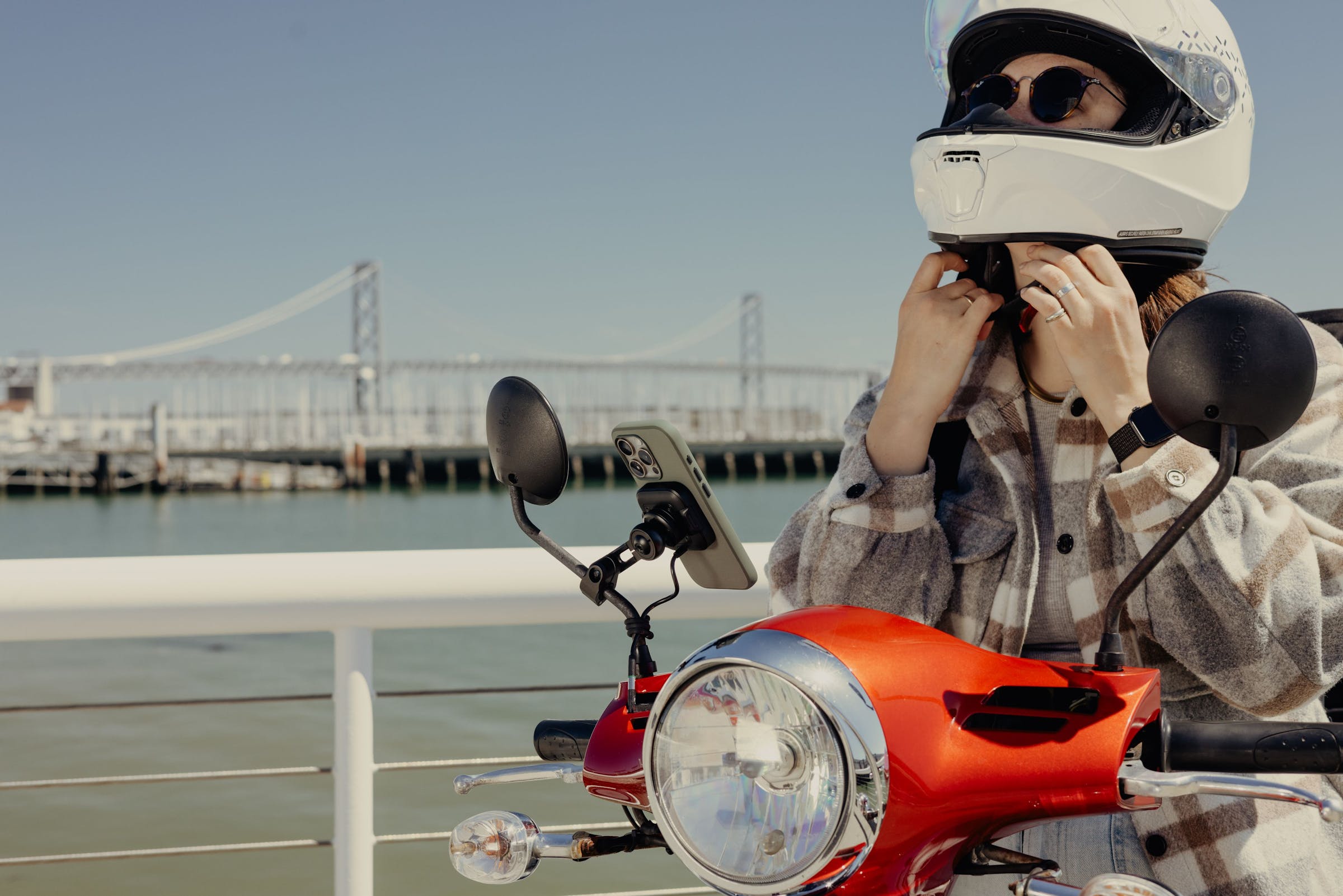 Mobile Motorcycle Mount Mirror Mount: Charging BLACK - CON ANTIVIBRAZIONE