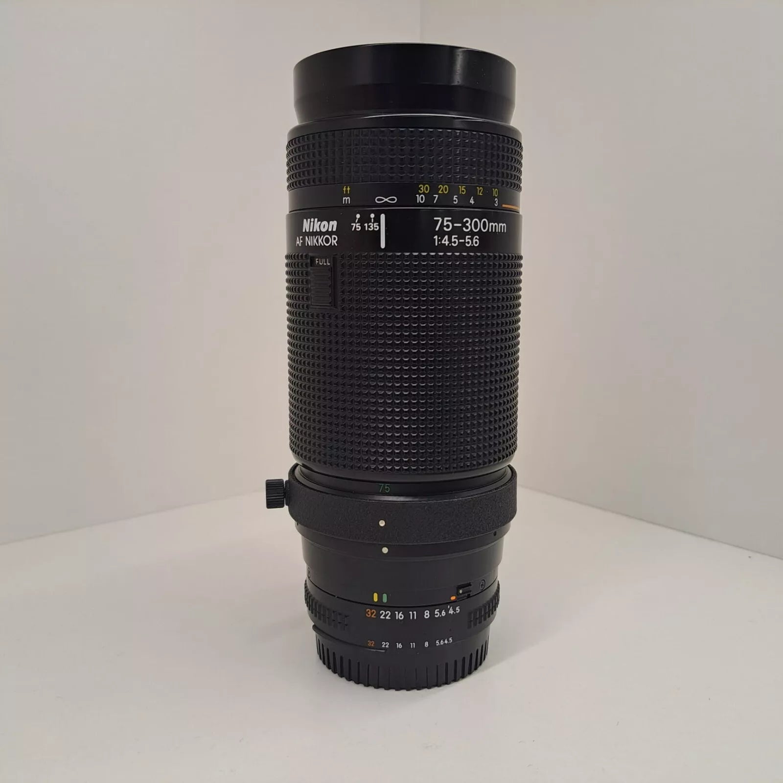 Nikon NIKKOR AF 75-300mm F/4.5-5.6