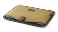 Billingham Astuccio per Laptop da 15 pollici FibreNyte Khaki/Bordi Cuoio cioccolato + finiture ottone