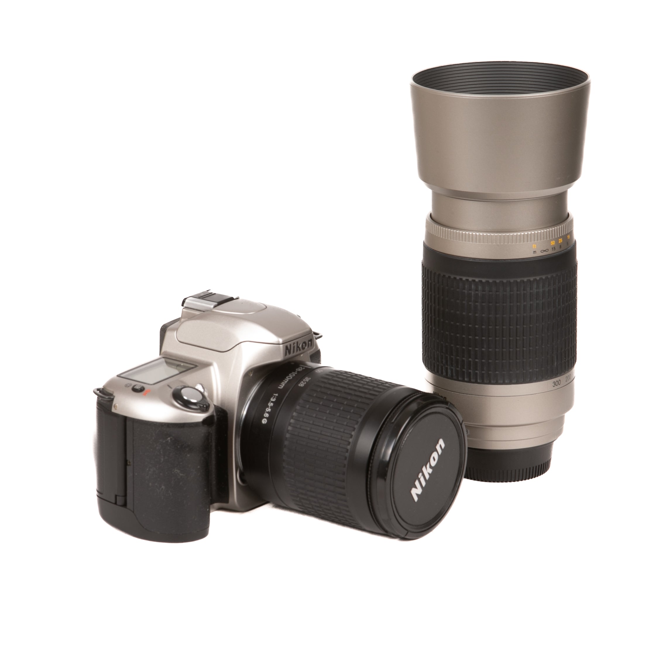 Fotocamera analogica Nikon F65 con 28-80mm AF G+70-3004--5,6 g