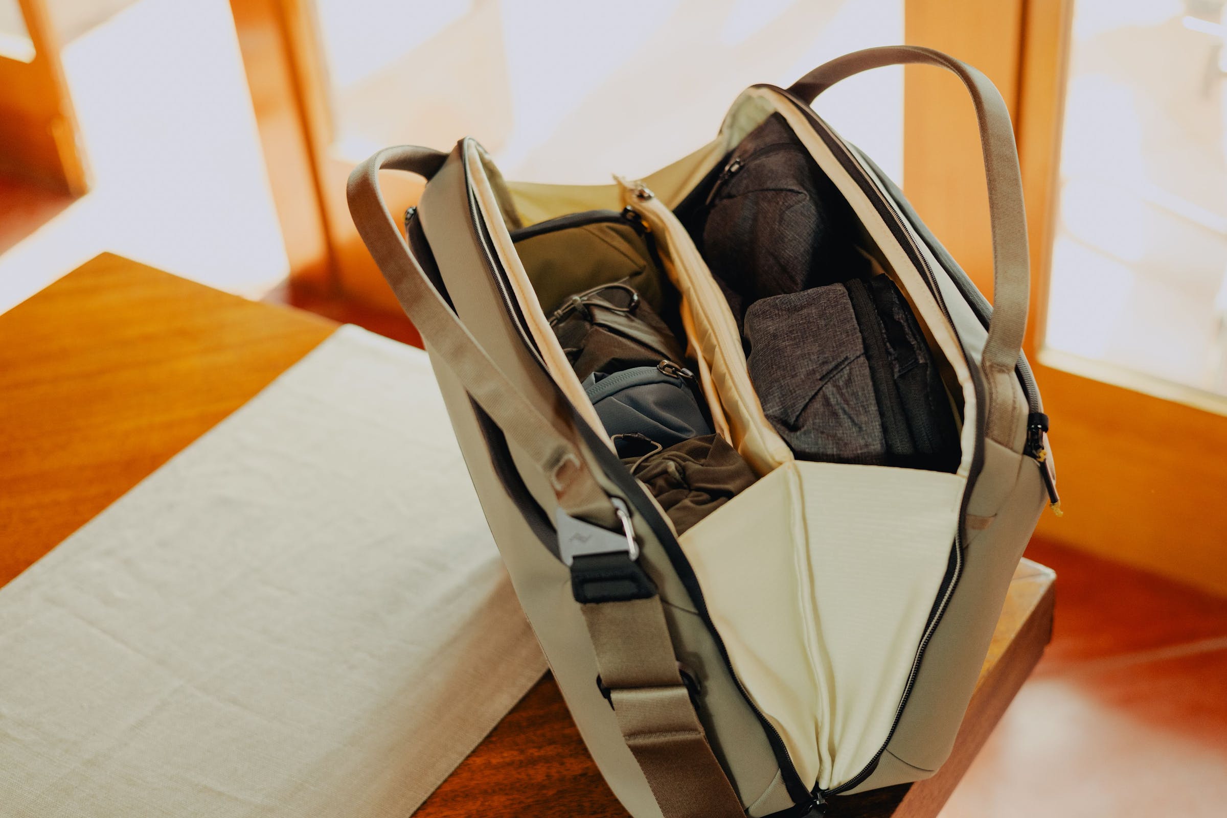 Travel Weekender 25L Stone - Laptop16"