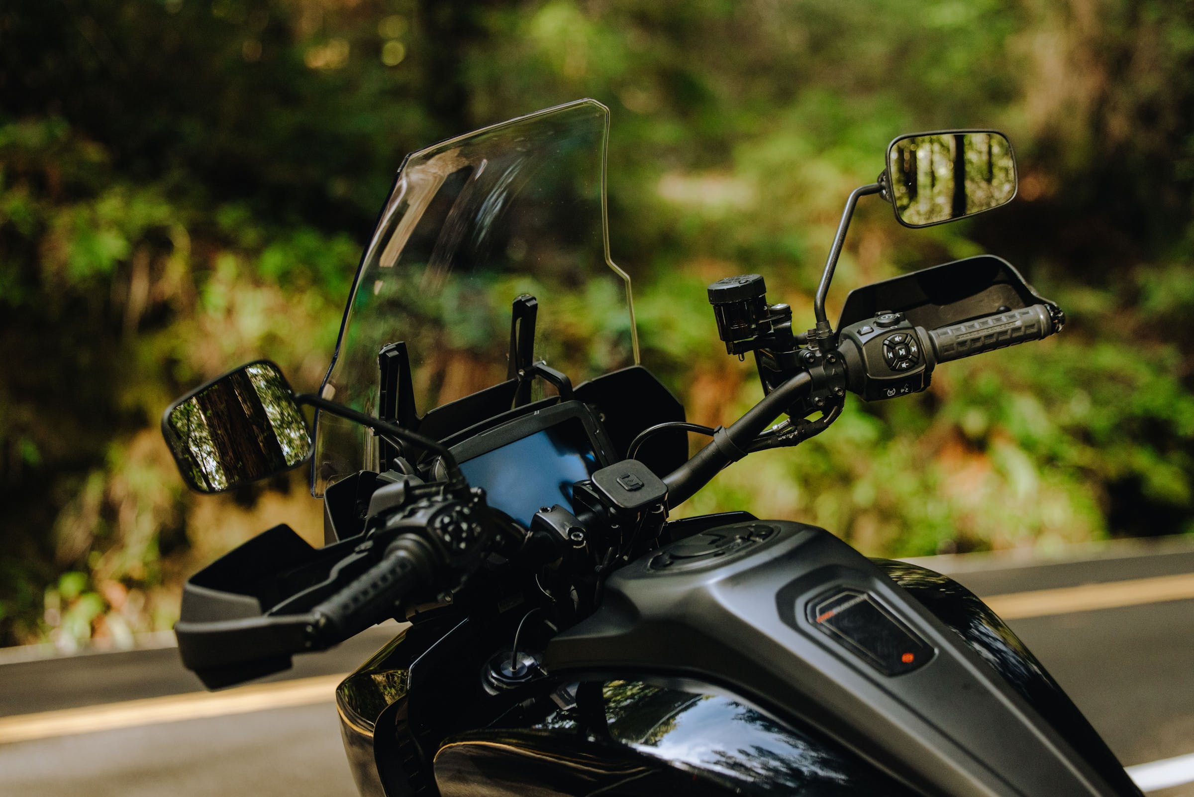 Mobile Motorcycle Mount Bar Mount v2: Charging Black - CON ANTIVIBRAZIONE