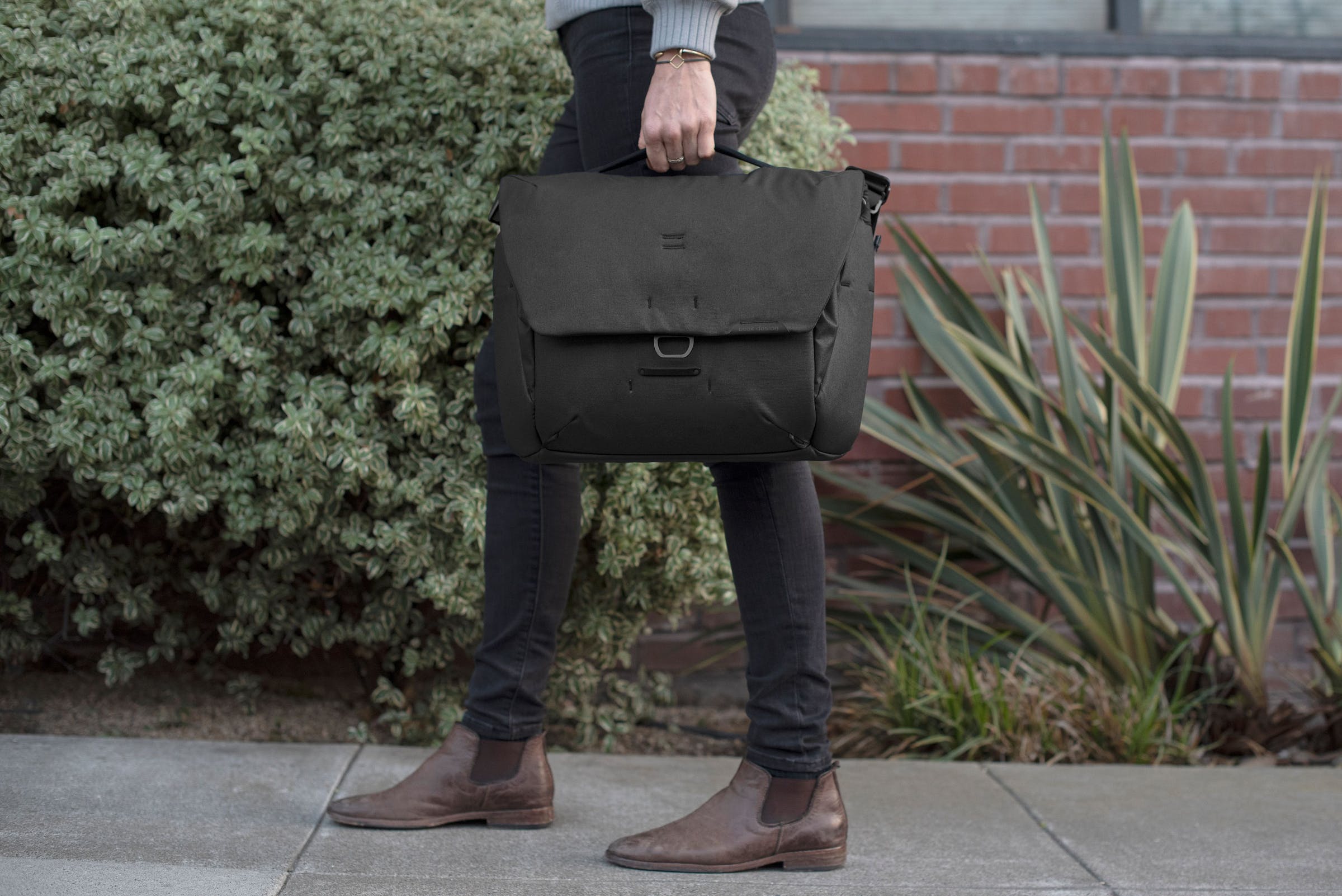 Everyday Messenger 13L v2 // Black