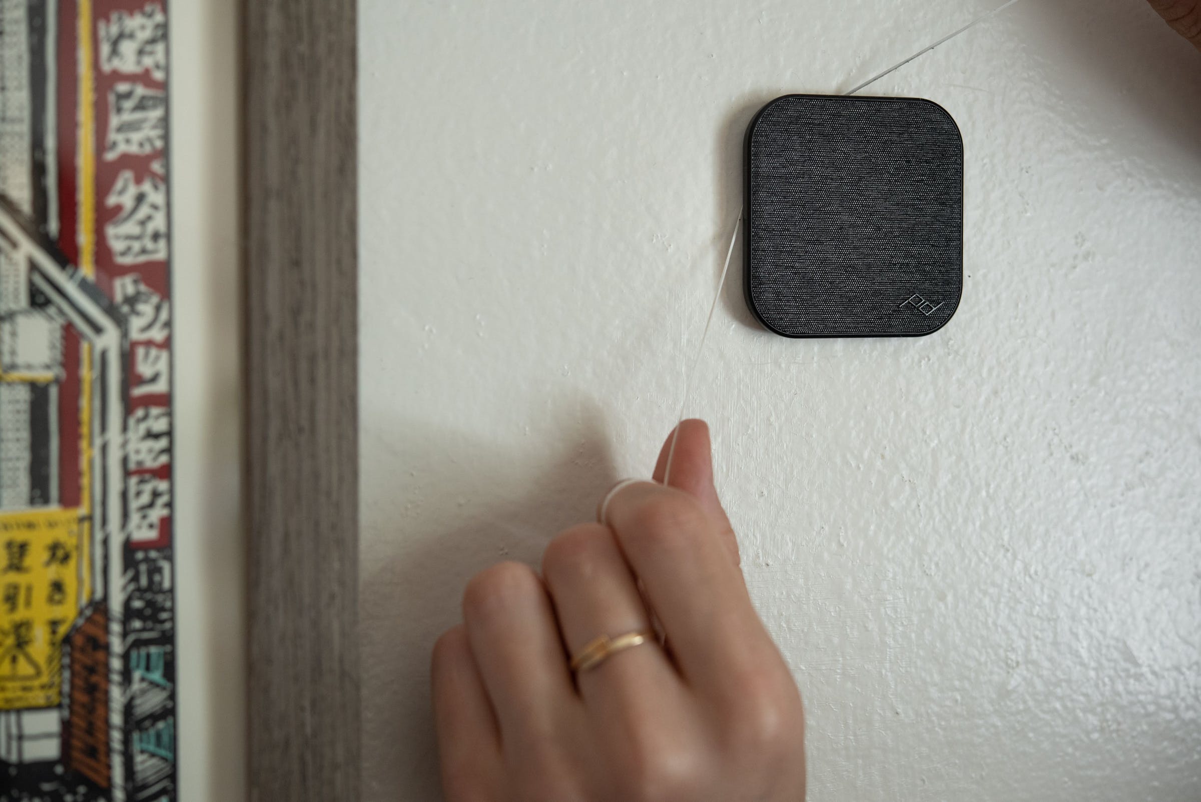 Mobile Wall Mount - Attacco da muro - Charcoal. Universale Magasafe non necessita di custodia peak