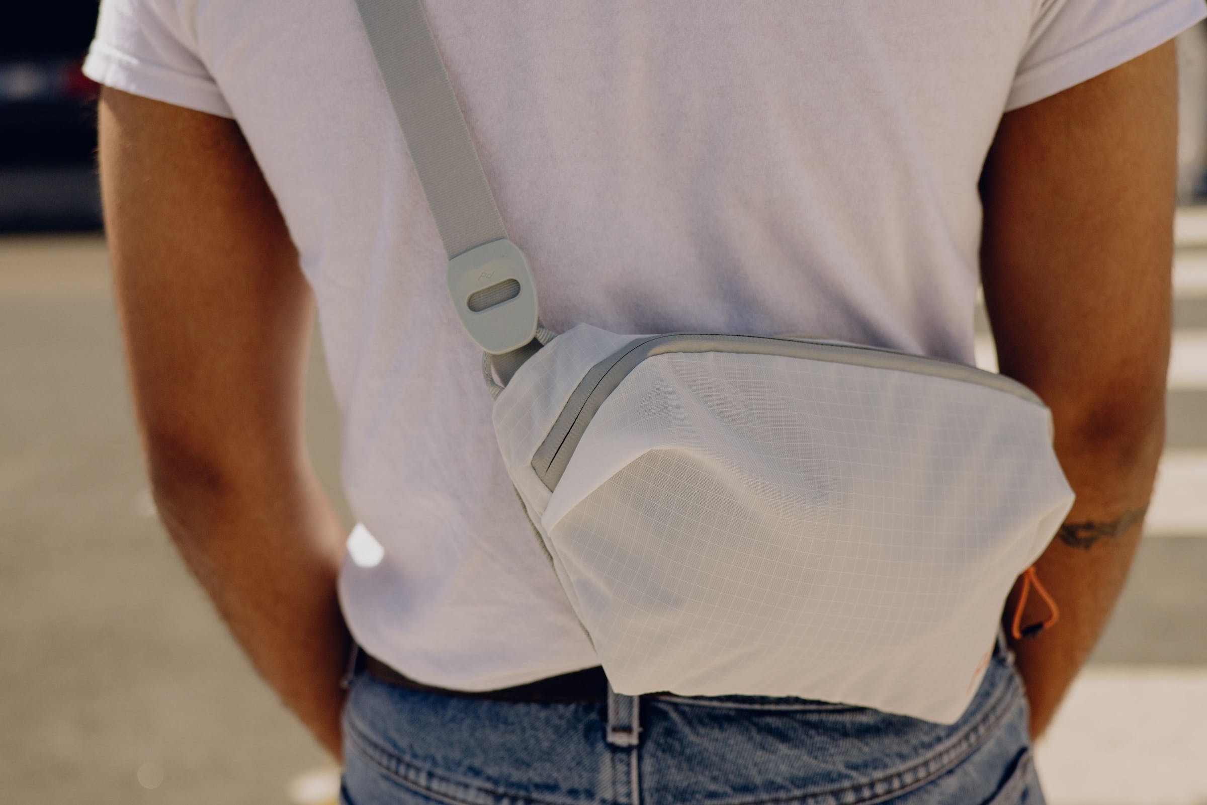 Outdoor Sling 2L Cloud - White