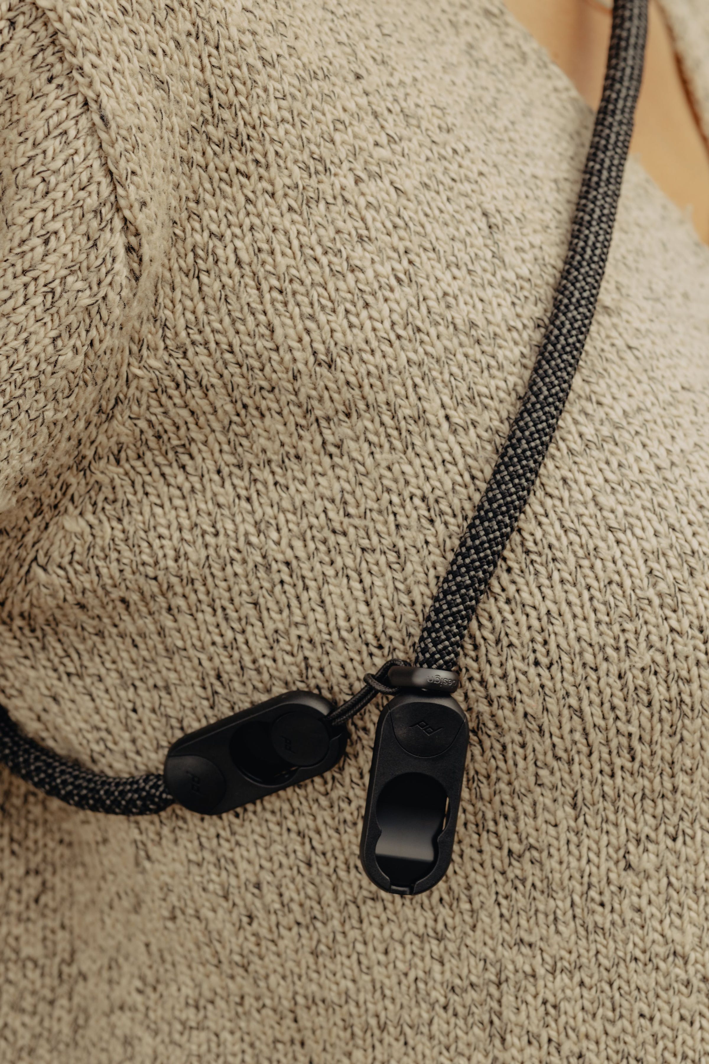 Form - Cordura Camera Strap Short - Black