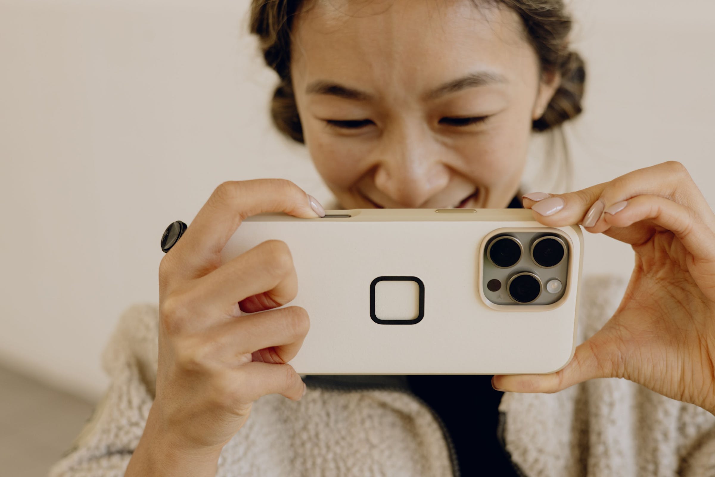 Mobile Everyday Loop Case iPhone 16 Pro Eclipse