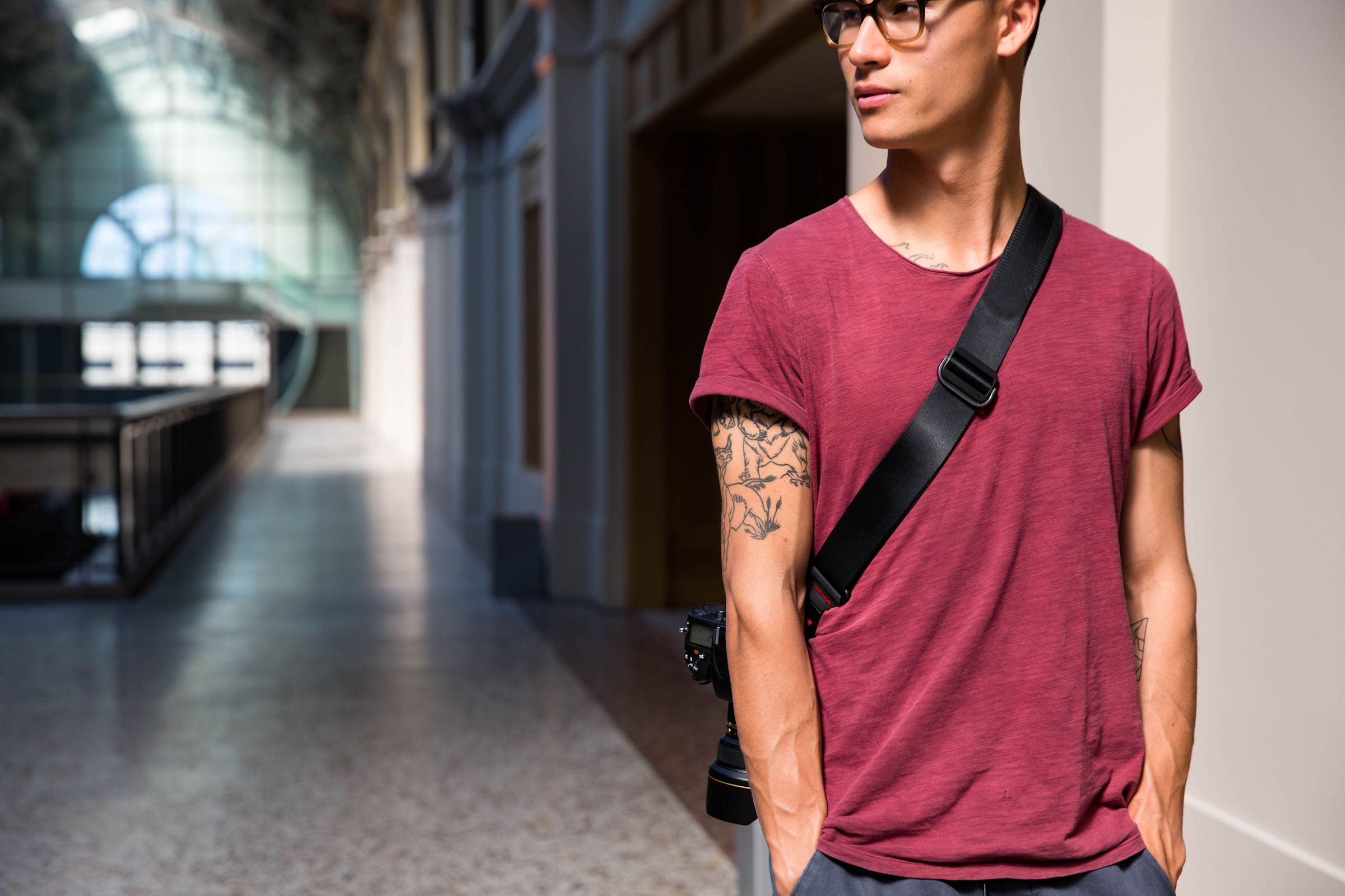 SLIDE - Black VERSIONE GARNDE Padded, premium professional camera sling/shoulder/neck strap