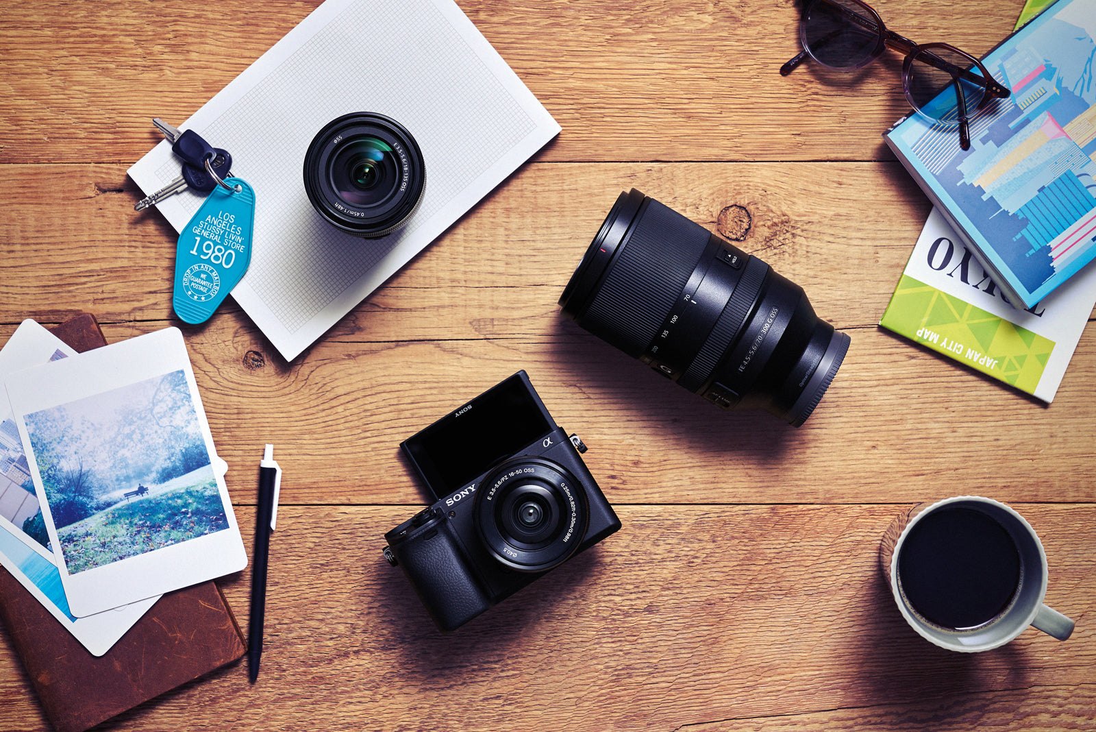Sony α Alpha 6400 con obiettivo 16-50mm, mirrorless APS-C con Real-Time Eye AF
