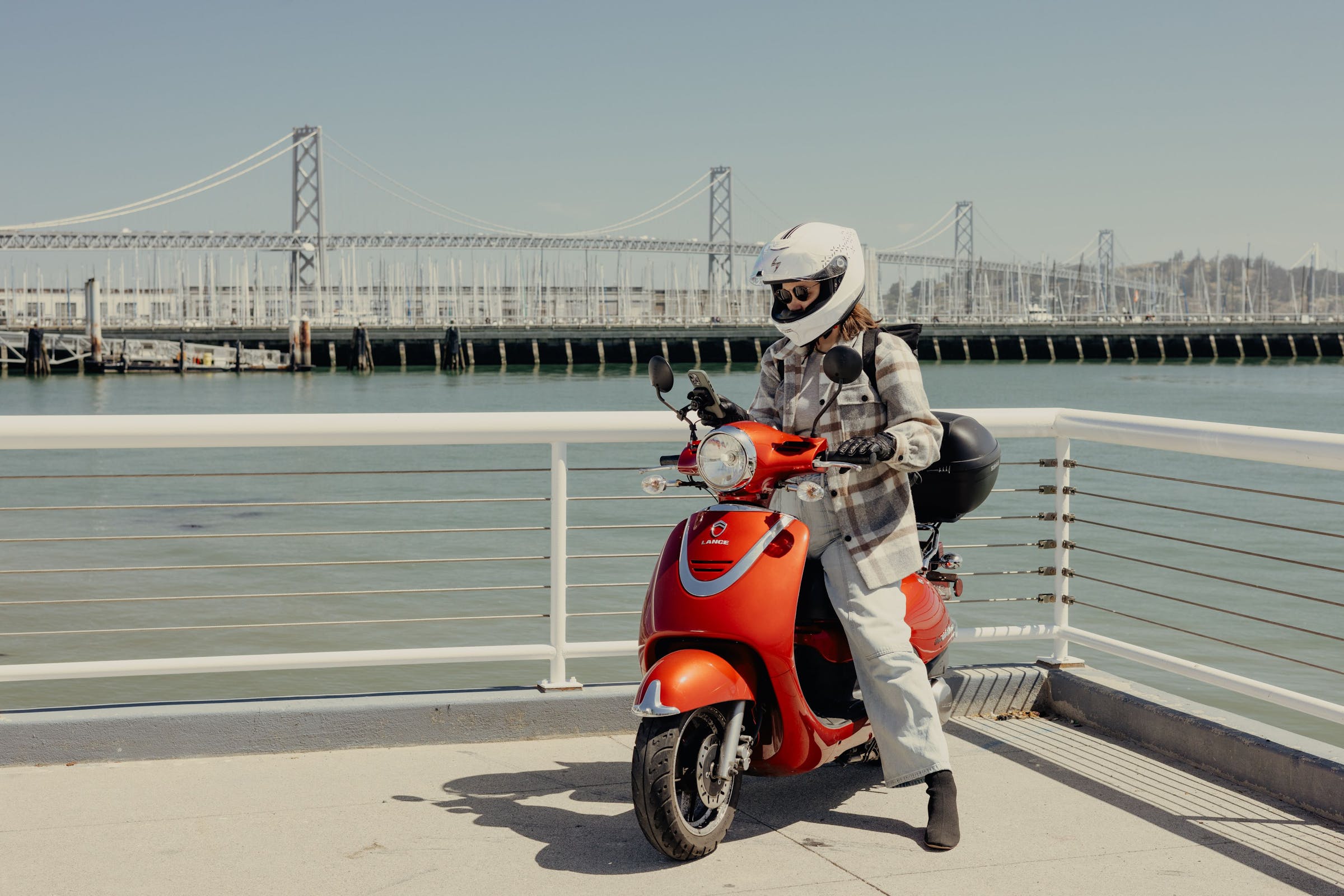 Mobile Motorcycle Mount Mirror Mount: Charging BLACK - CON ANTIVIBRAZIONE