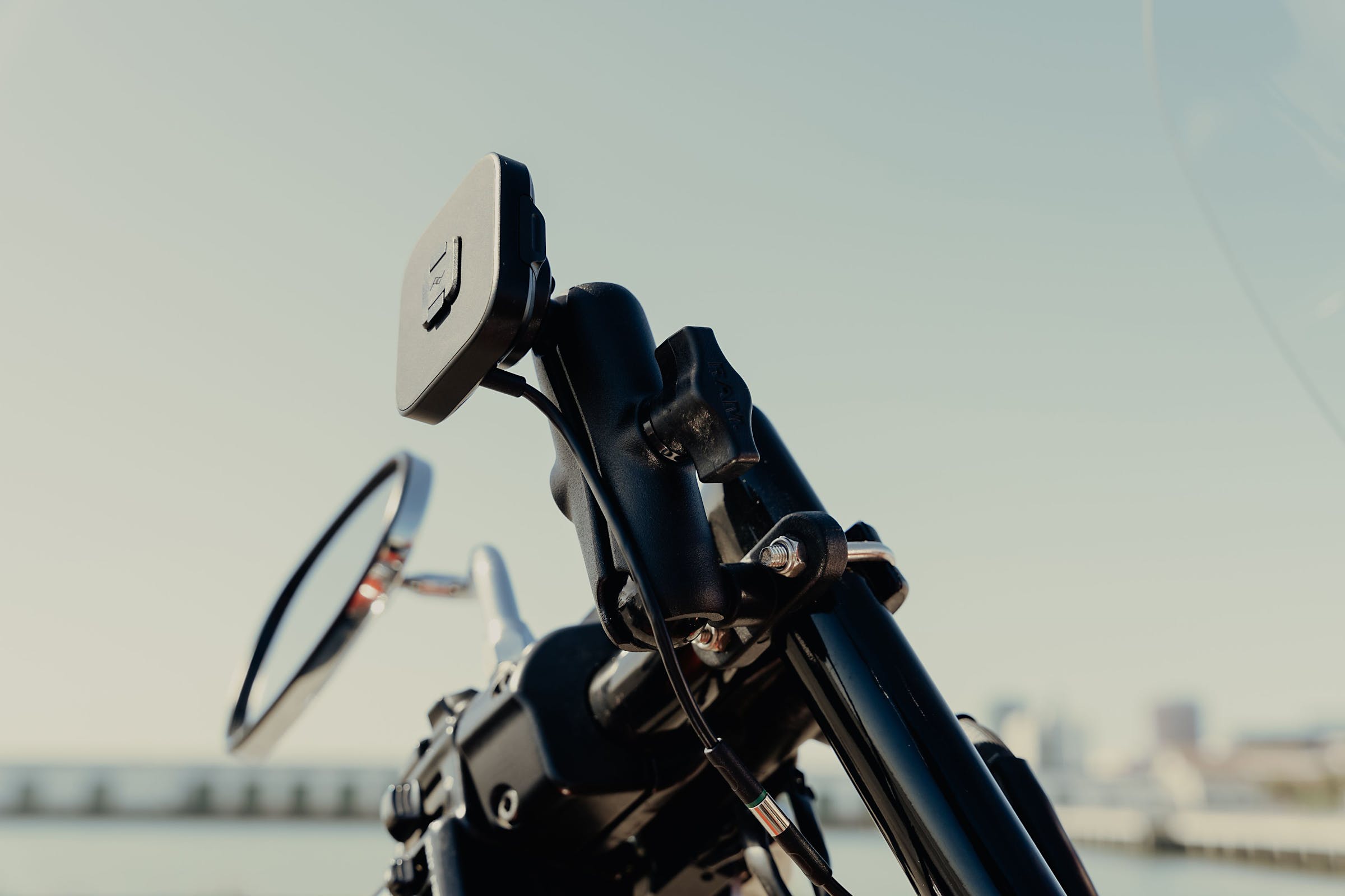 Mobile Motorcycle Mount 1" Ball Adapter: Locking & Charging Black