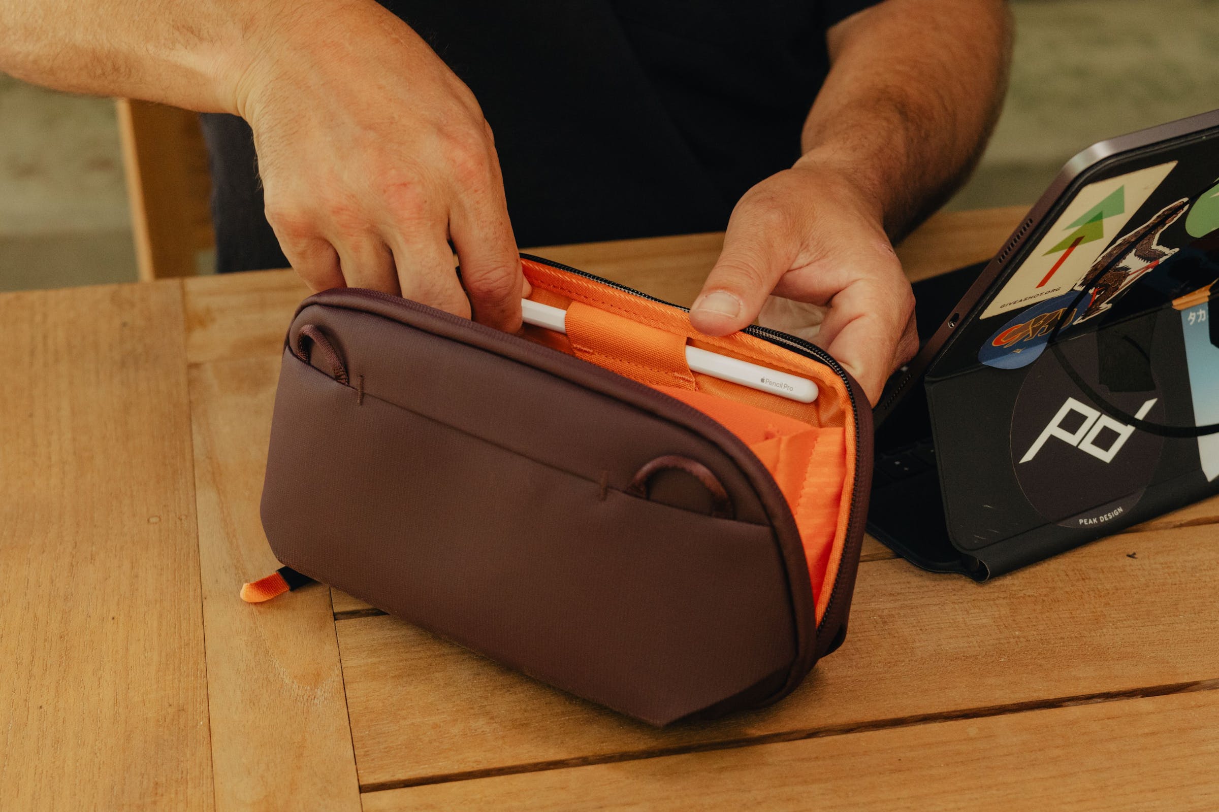 Tech Pouch Small - Eclipse