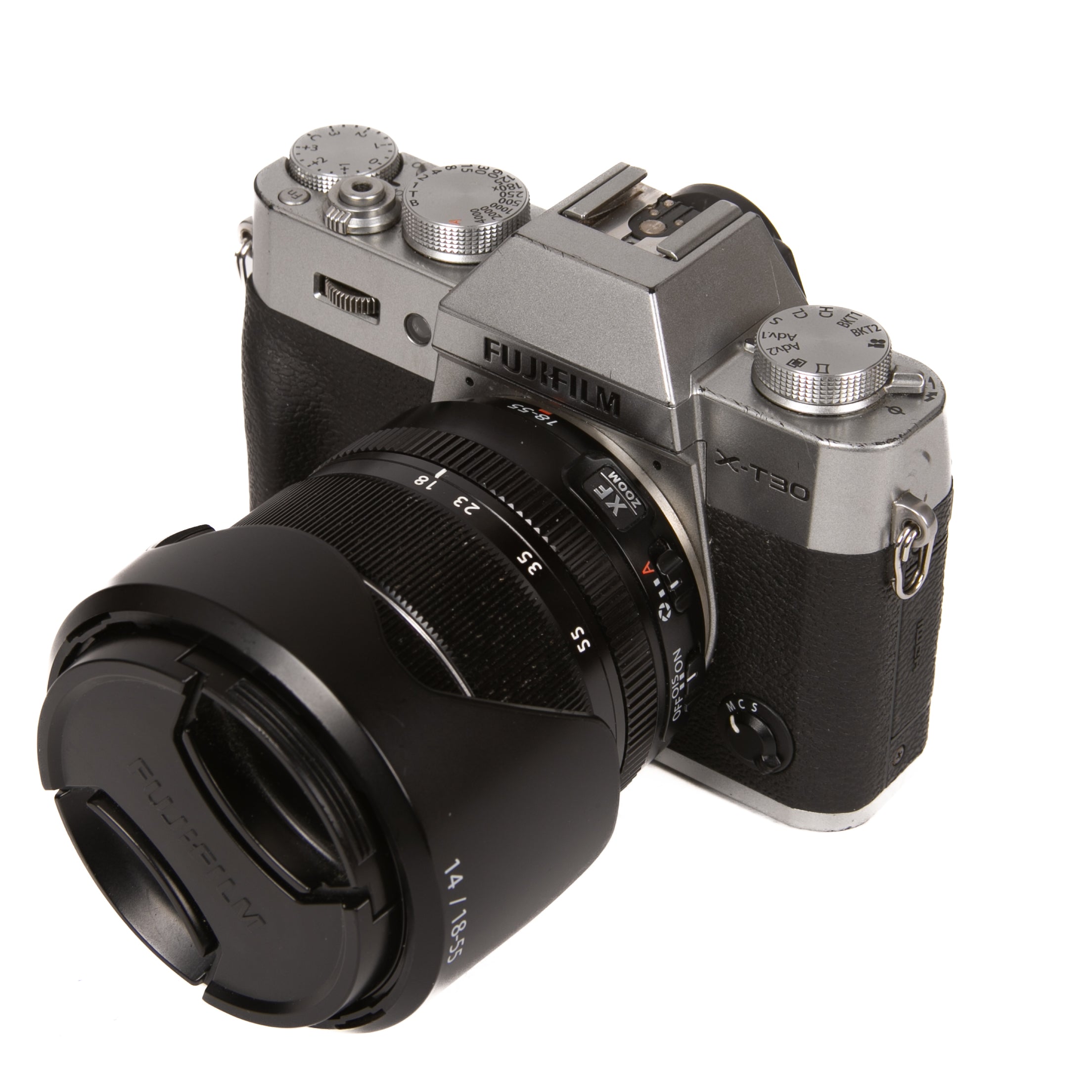 Fujifilm X-T30 con: Lente Fujifilm XF 18-55 SCATTI 16662
