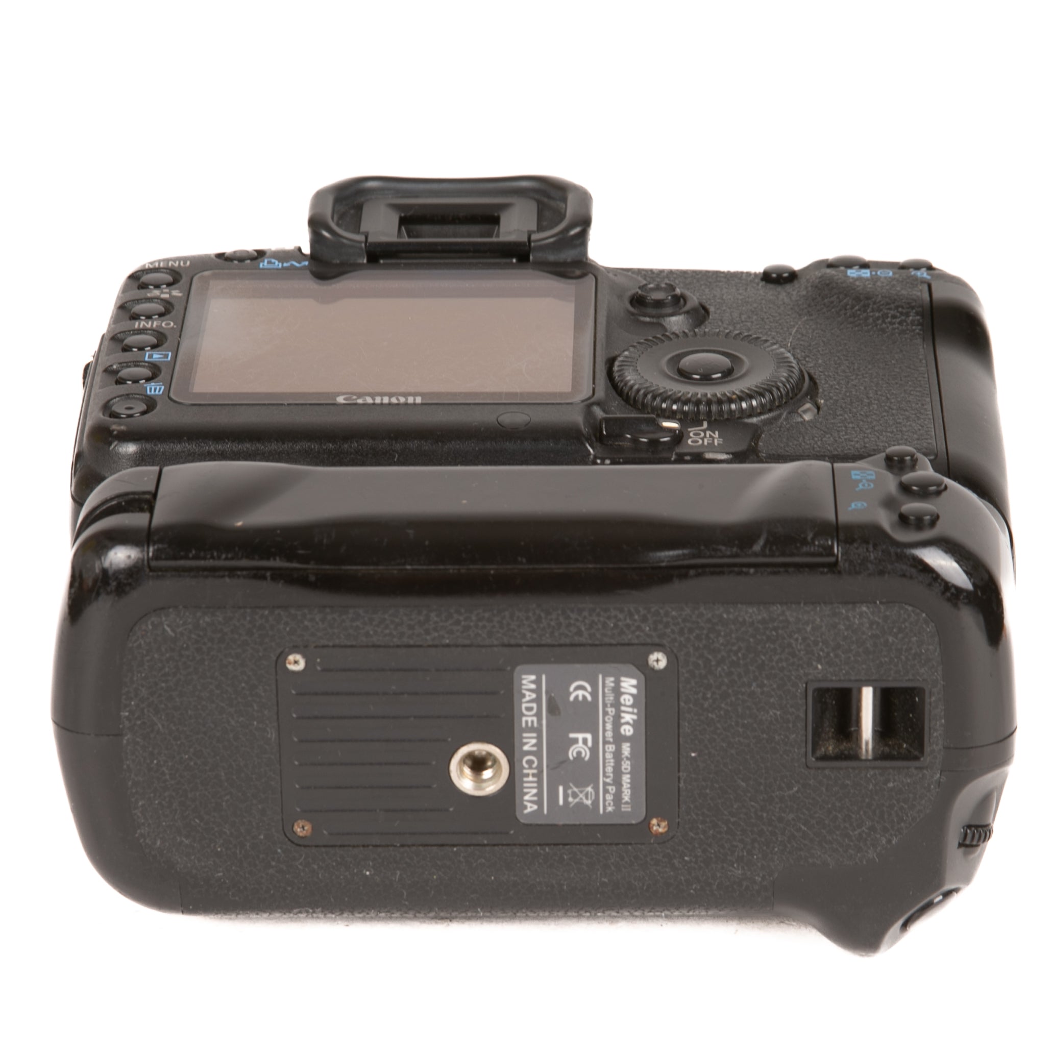 Canon 5D Mark II + Battery Grip scatti 86250