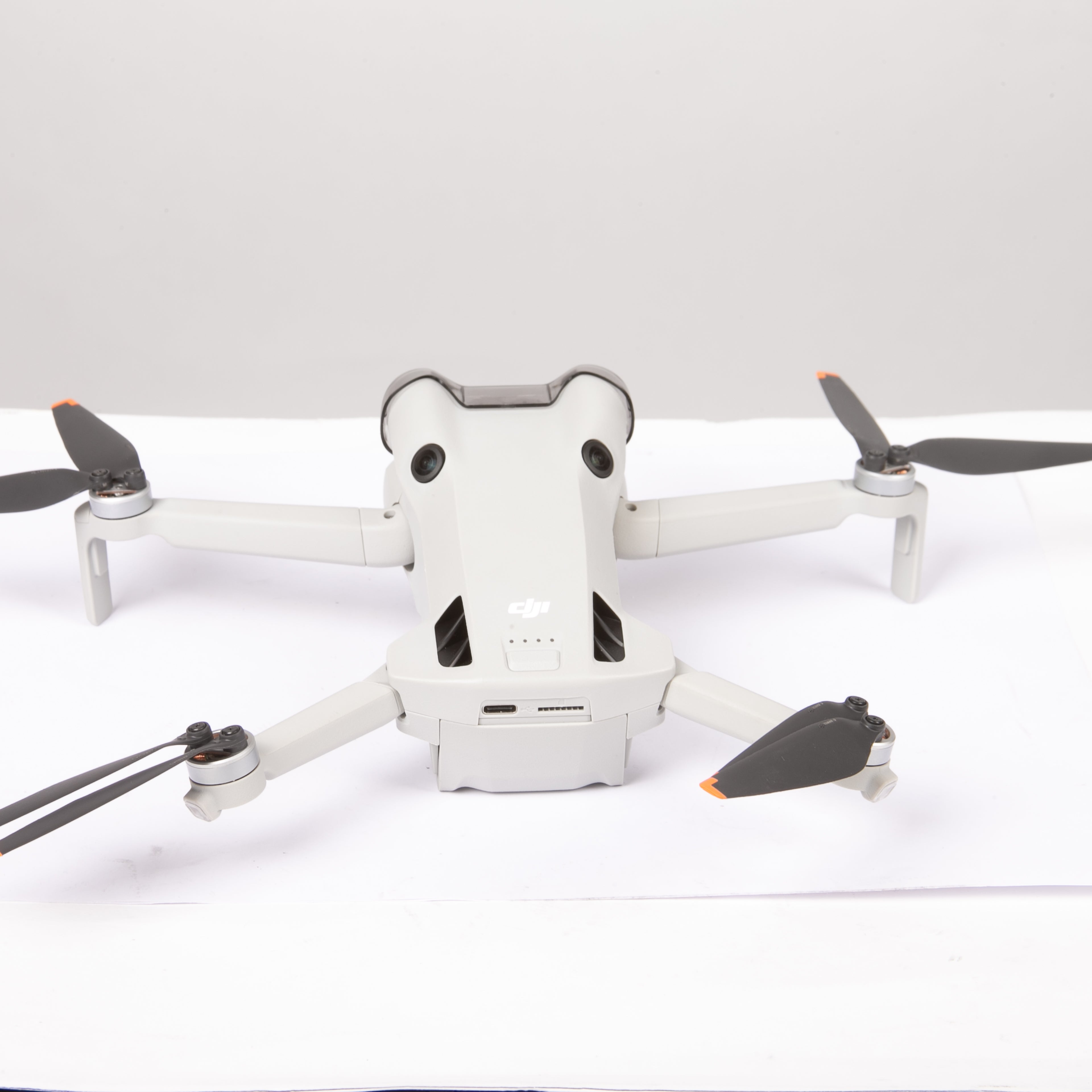 DJI mini 4 pro fly more combo