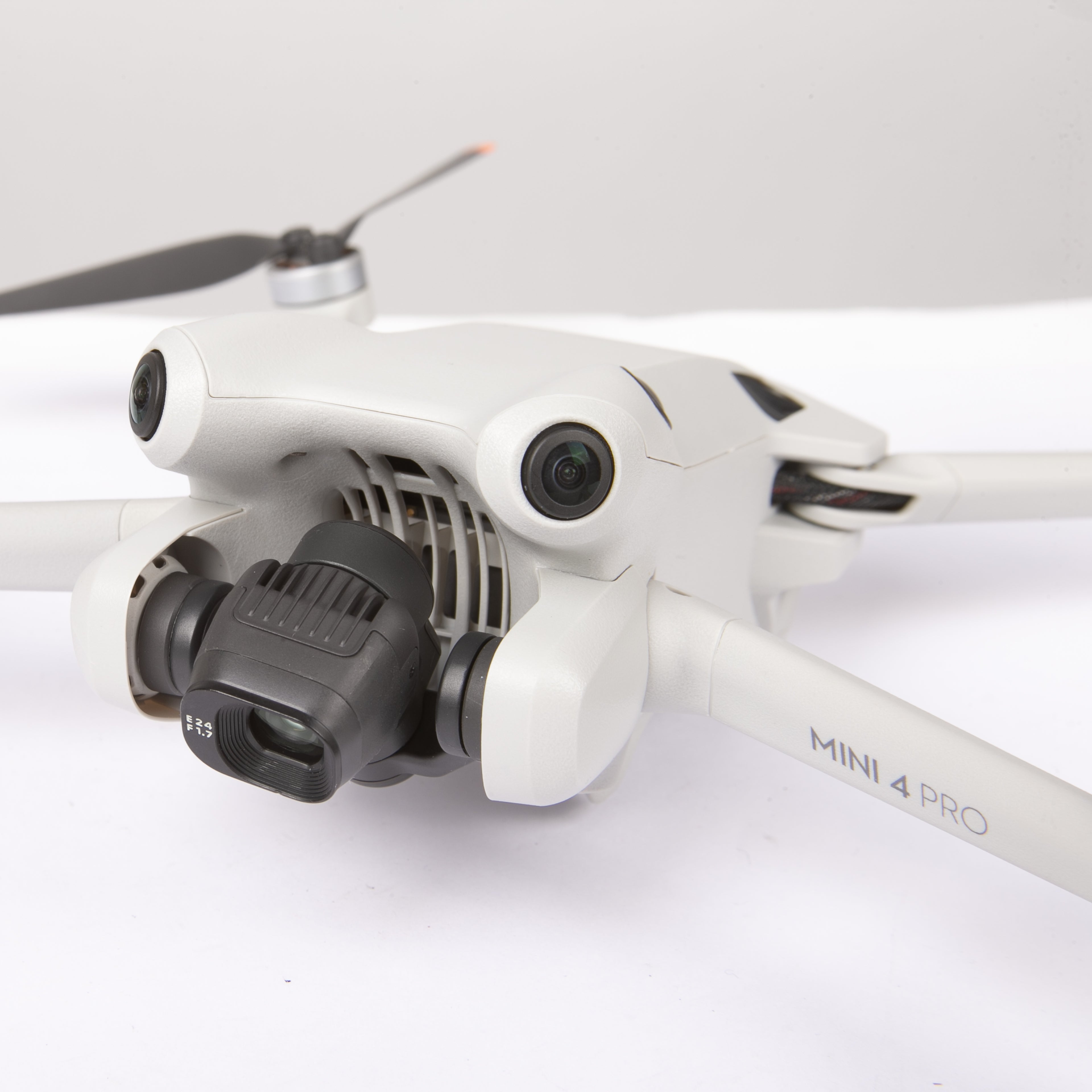 DJI mini 4 pro fly more combo