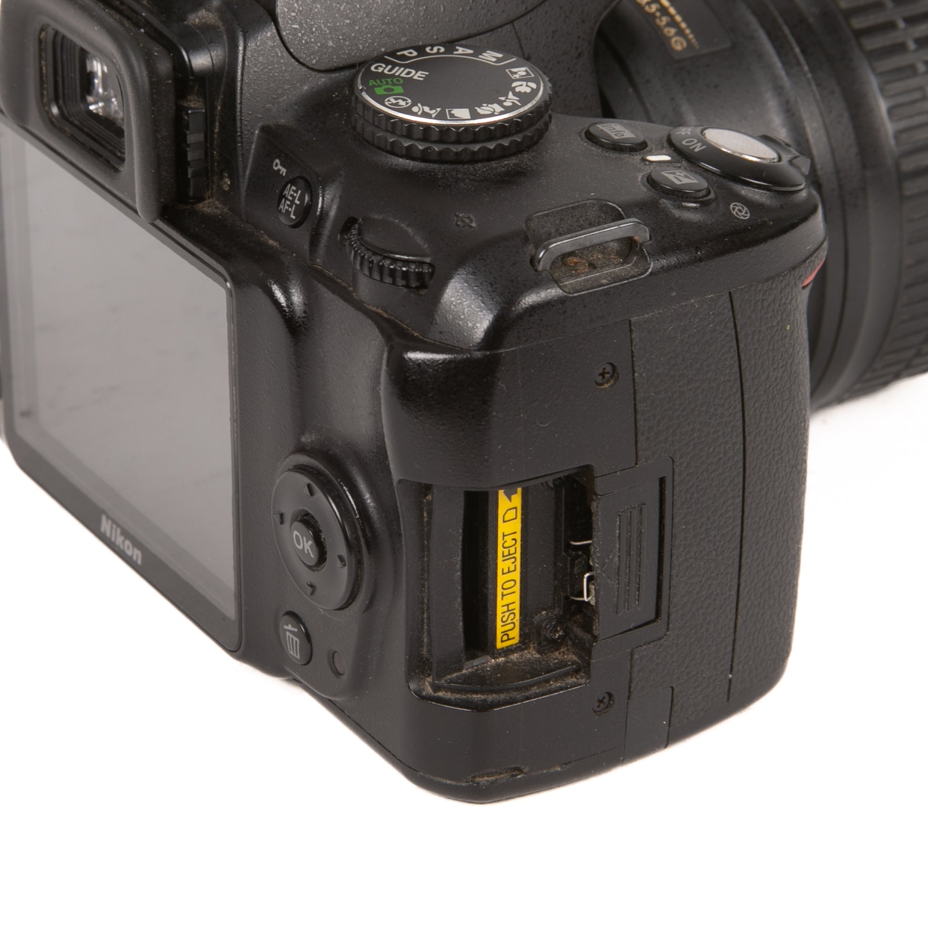 Nikon D3000 + 18-55mm vr scatti 33665