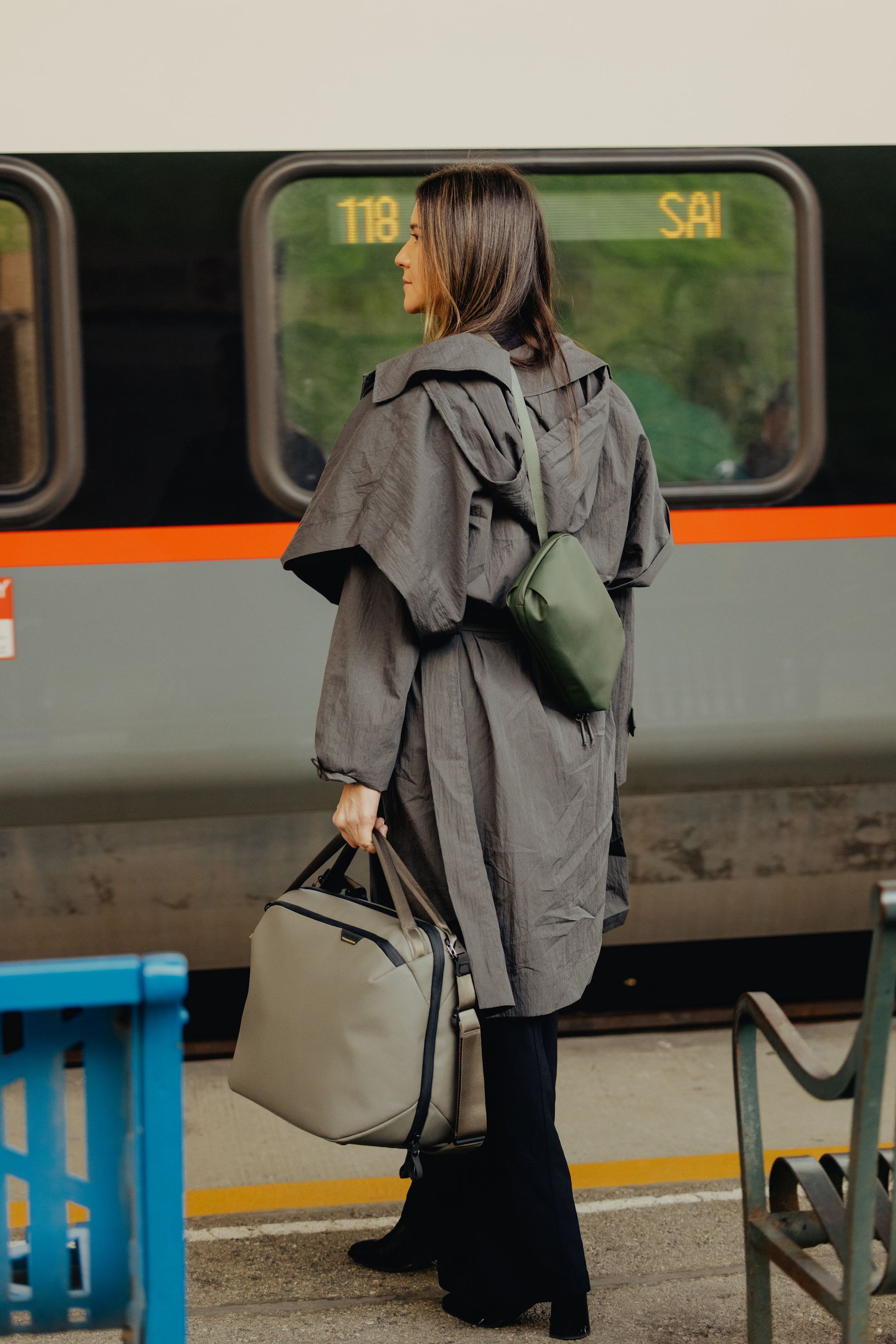 Travel Weekender 25L Stone - Laptop16"