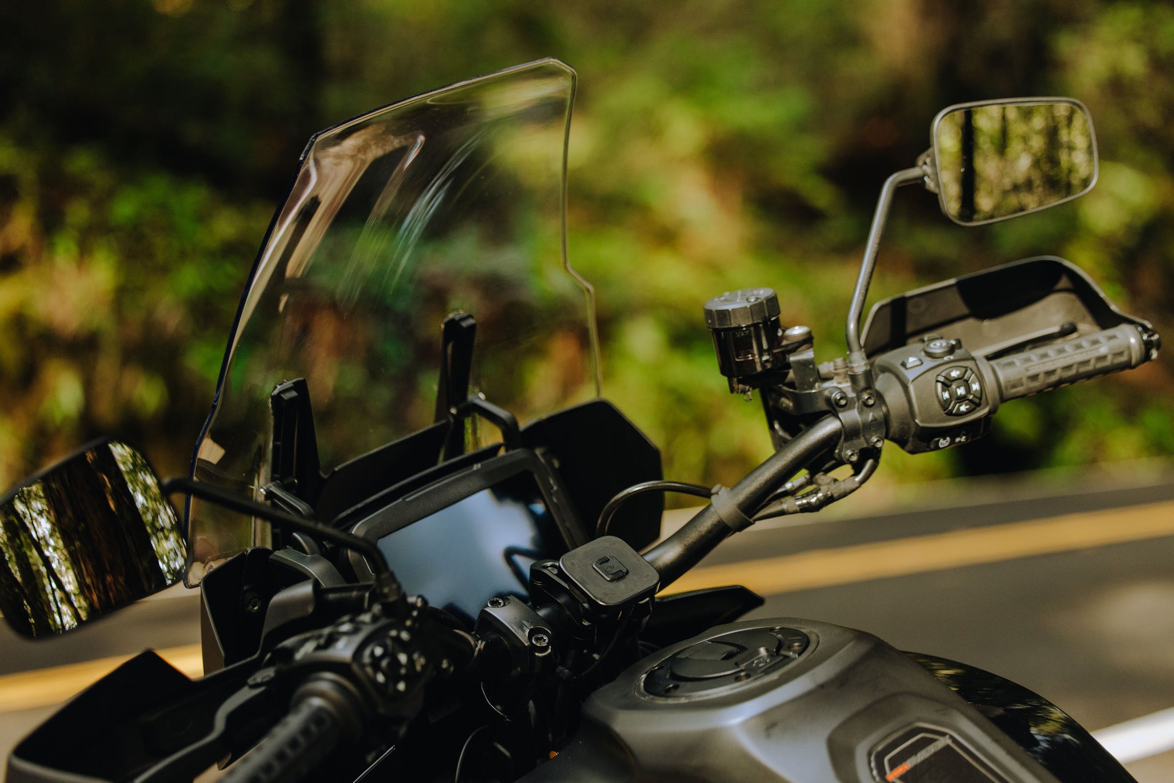 Mobile Motorcycle Mount Bar Mount v2: Charging Black - CON ANTIVIBRAZIONE