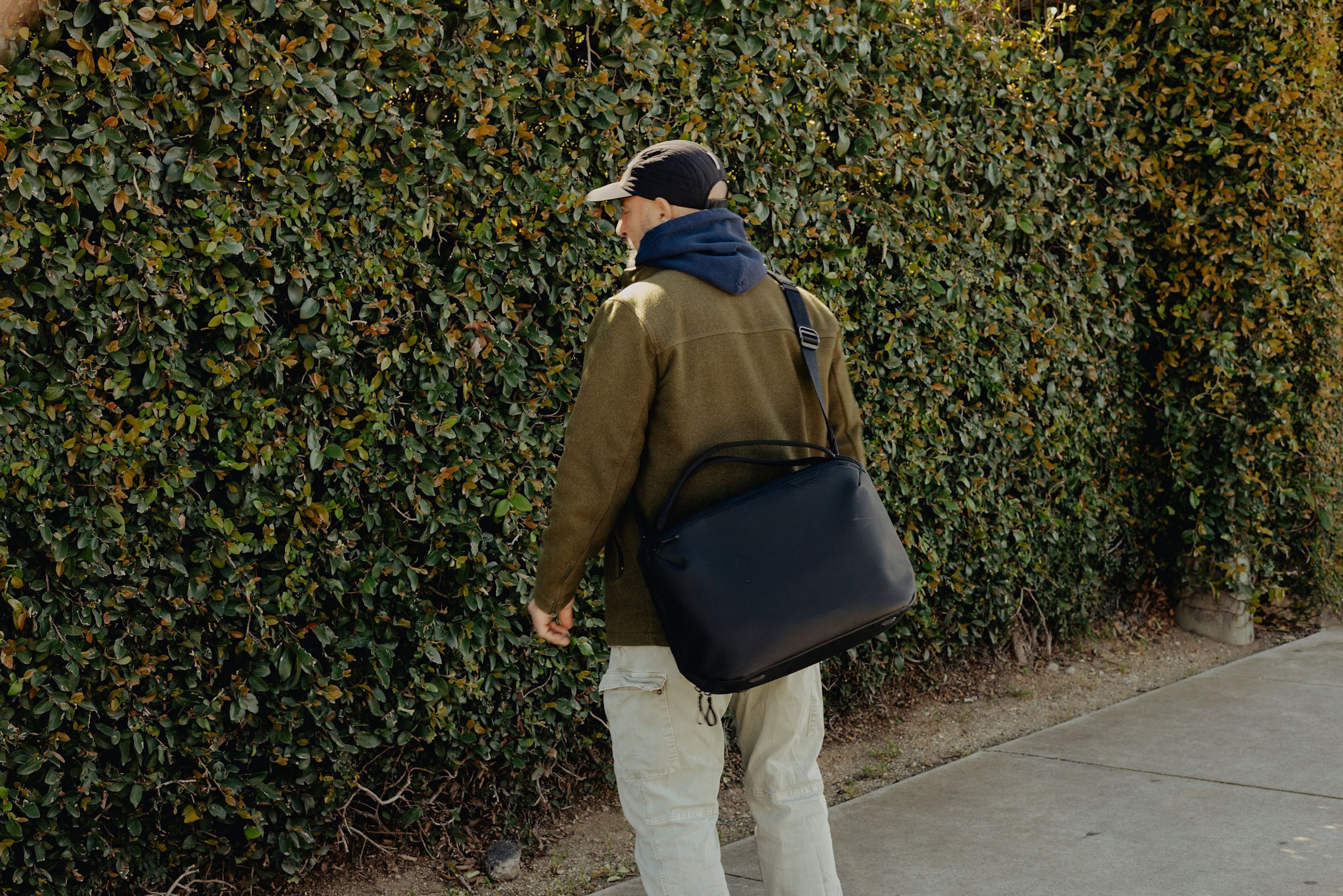 Travel Weekender 25L Black - Laptop16"
