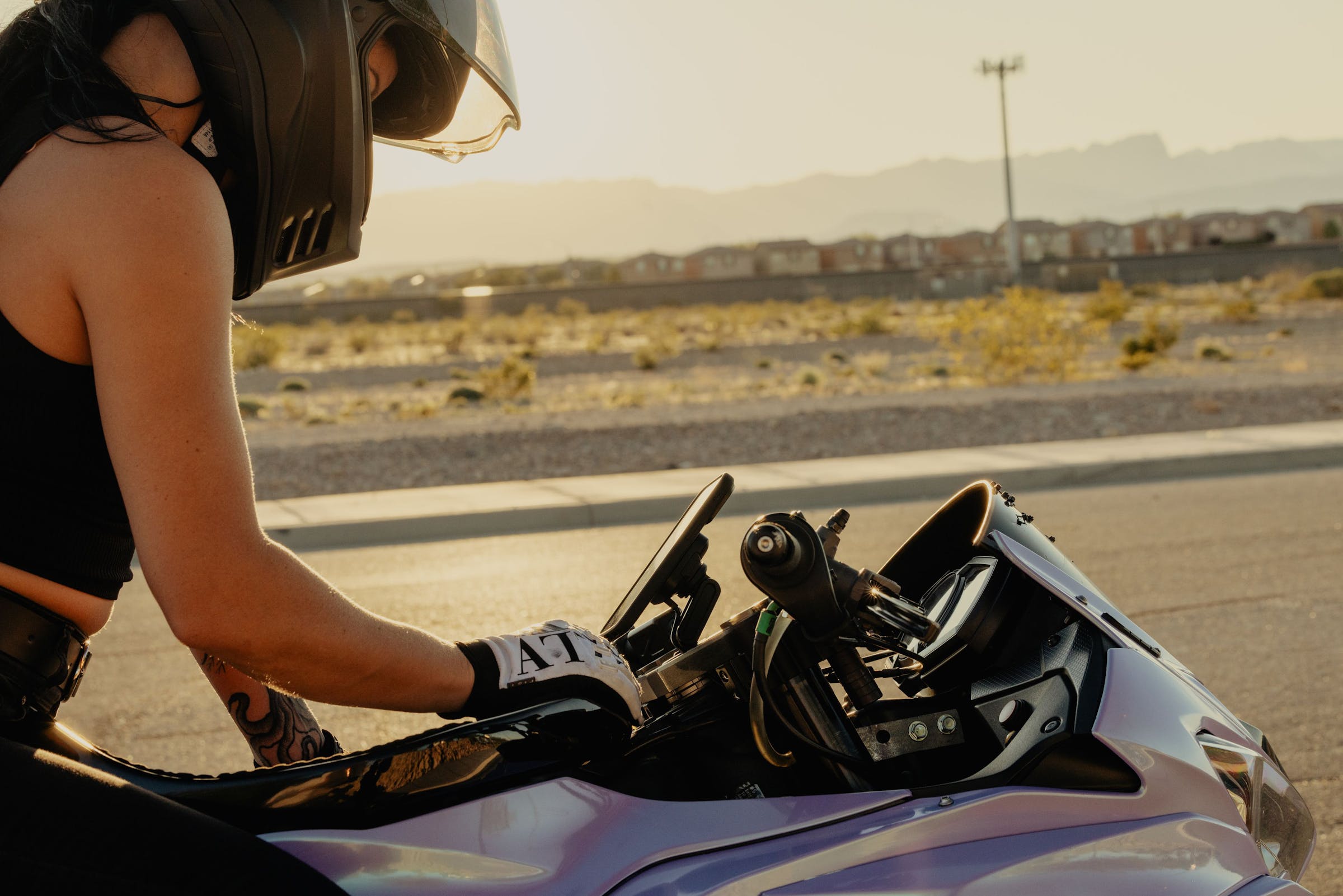 Mobile Motorcycle Mount Stem Mount: Charging Black - CON ANTIVIBRAZIONE