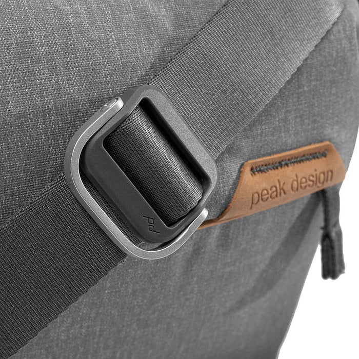 Everyday Sling 3L v2 // Ash -grigio chairo 3L