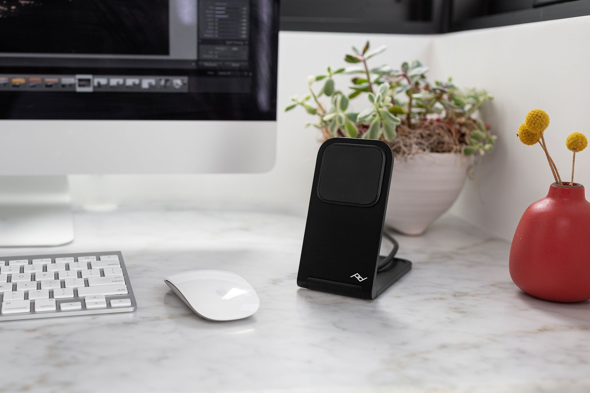Mobile Wireless Charging Stand v2 Black